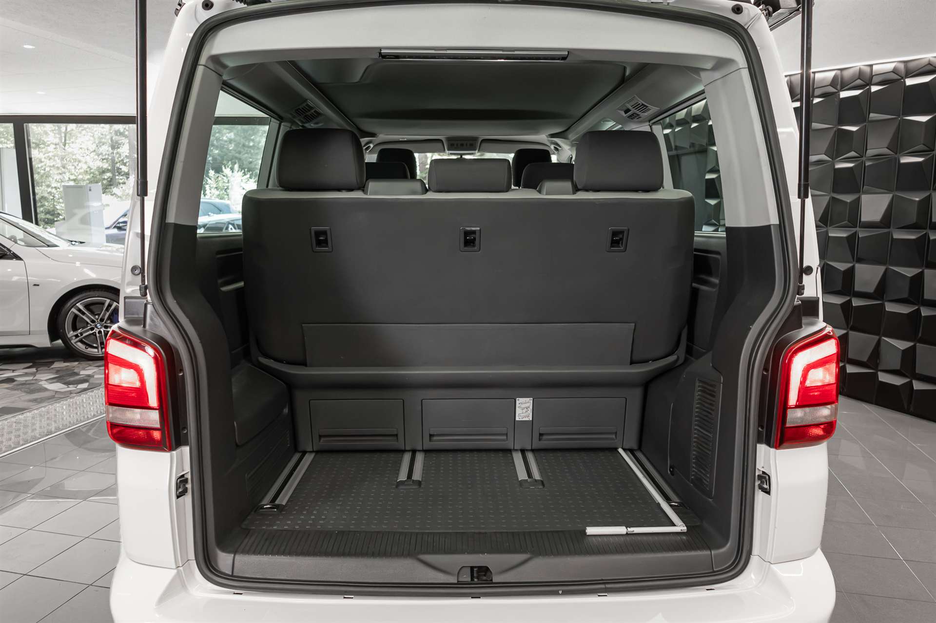 VW T5 California 2.0 Bi-TDI Beach Edition 4Motion DSG-image-23