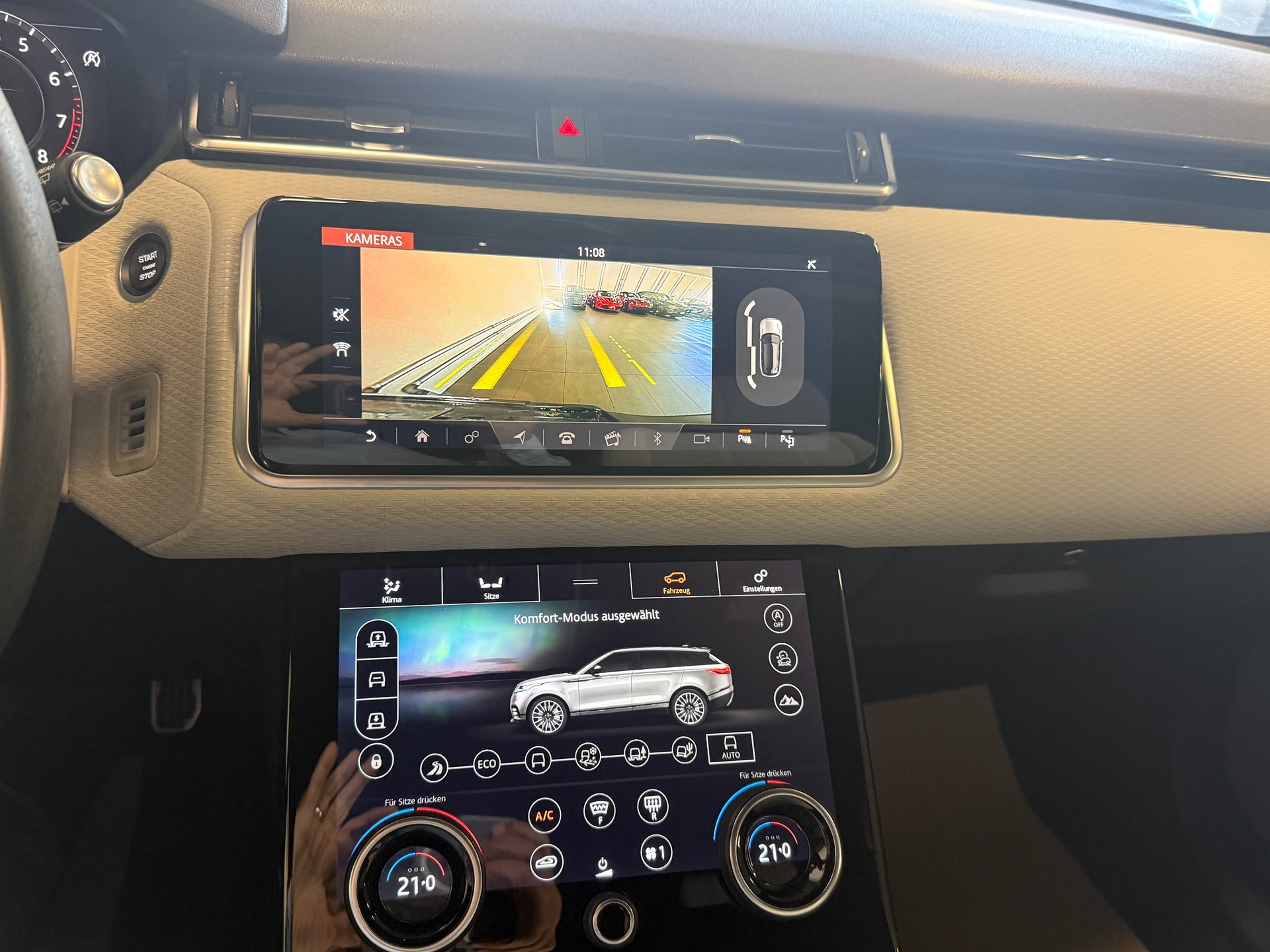 LAND ROVER Range Rover Velar R-Dynamic P 300 SE Automatic-image-7
