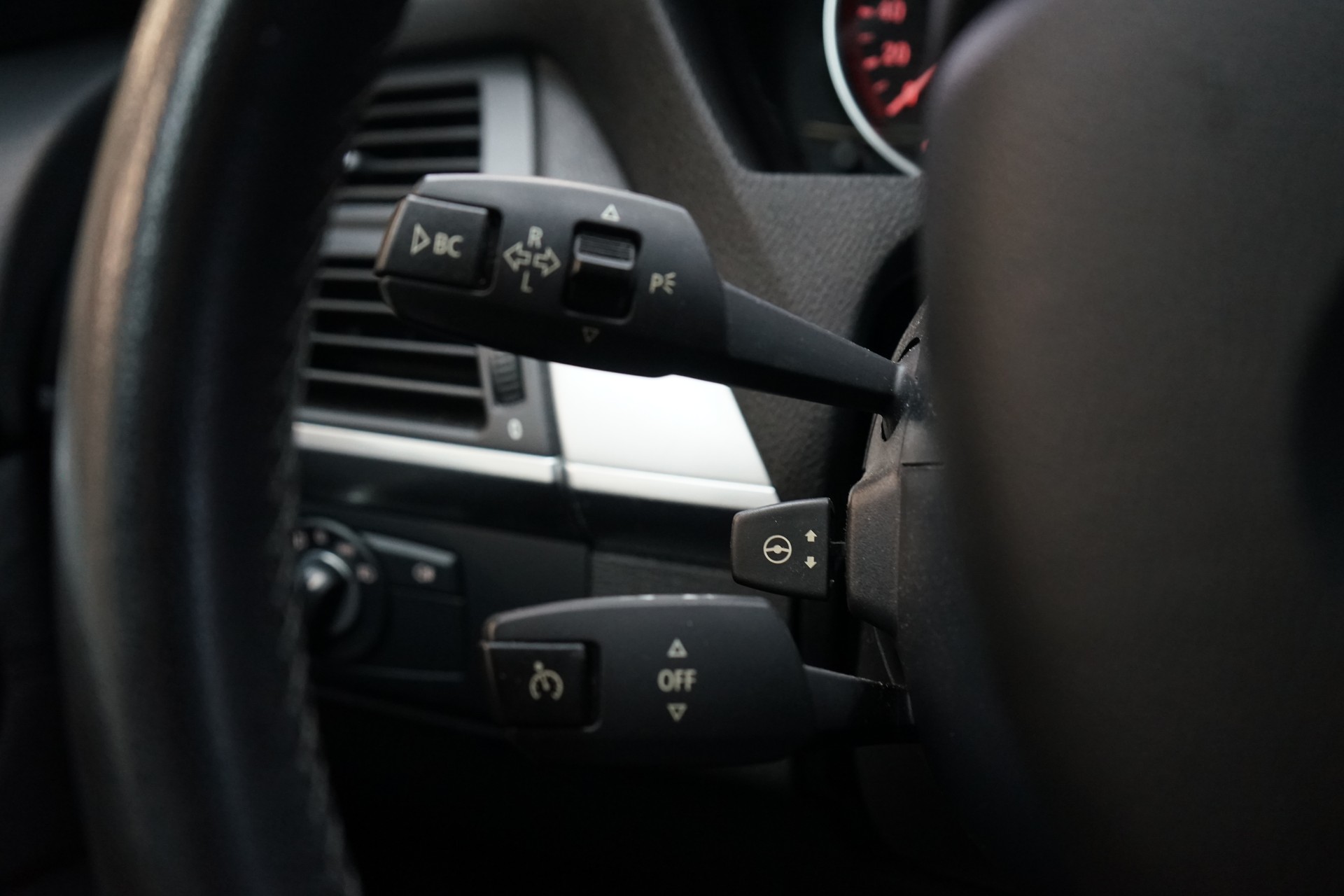 BMW X5 xDrive 48i (4.8i) Steptronic-image-14