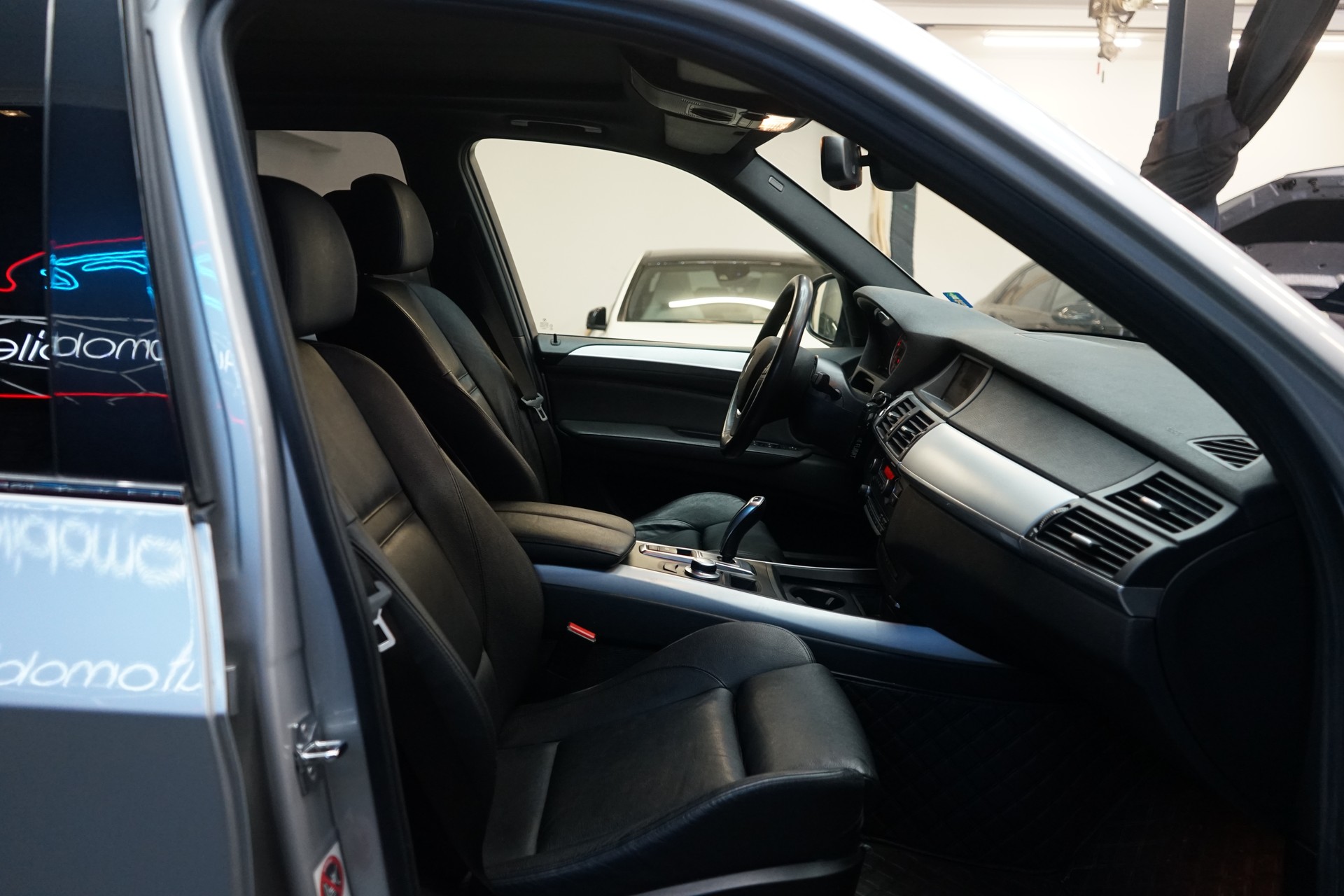 BMW X5 xDrive 48i (4.8i) Steptronic-image-4