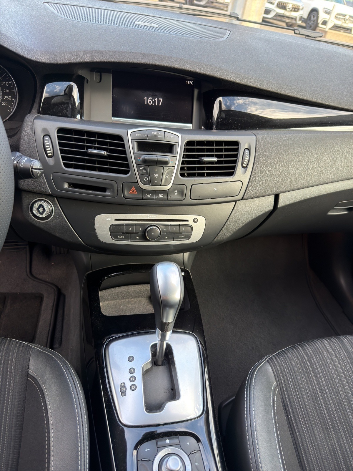 RENAULT Laguna Grandtour 1.5 dCi Bose Edition - AUTOMATIK | DIESEL | AB MFK | GARANTIE-image-12
