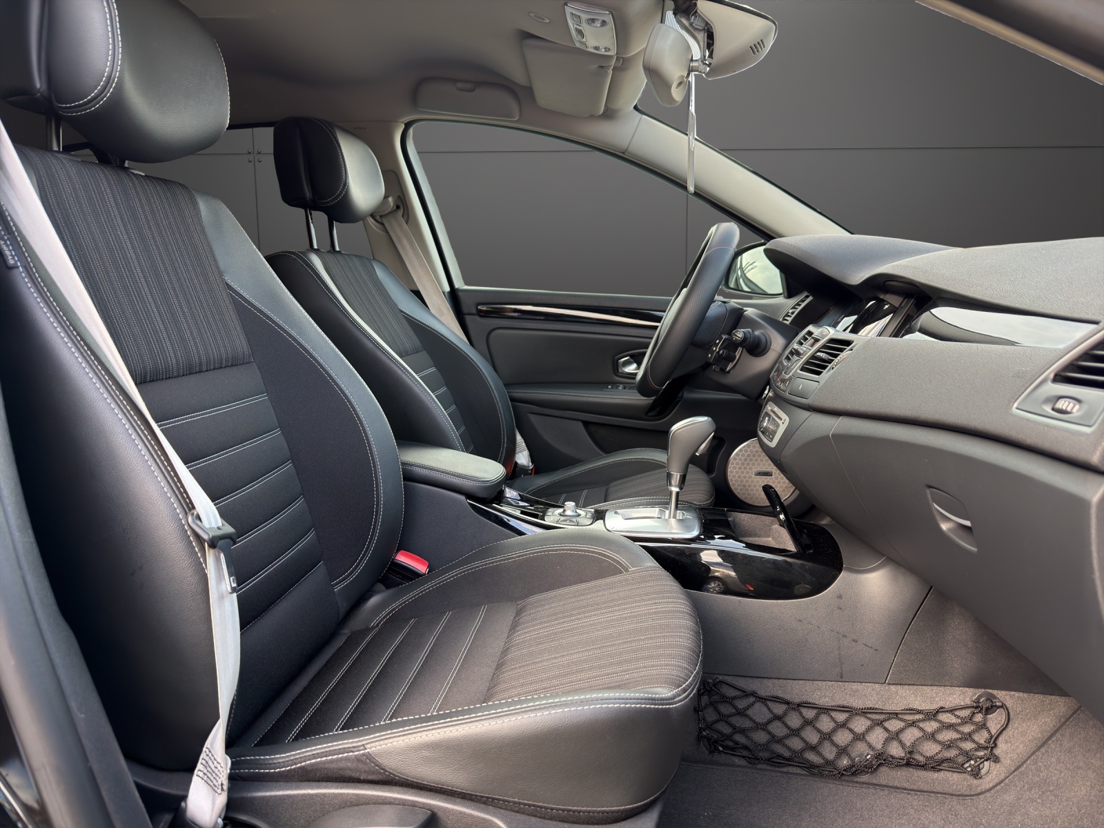 RENAULT Laguna Grandtour 1.5 dCi Bose Edition - AUTOMATIK | DIESEL | AB MFK | GARANTIE-image-8