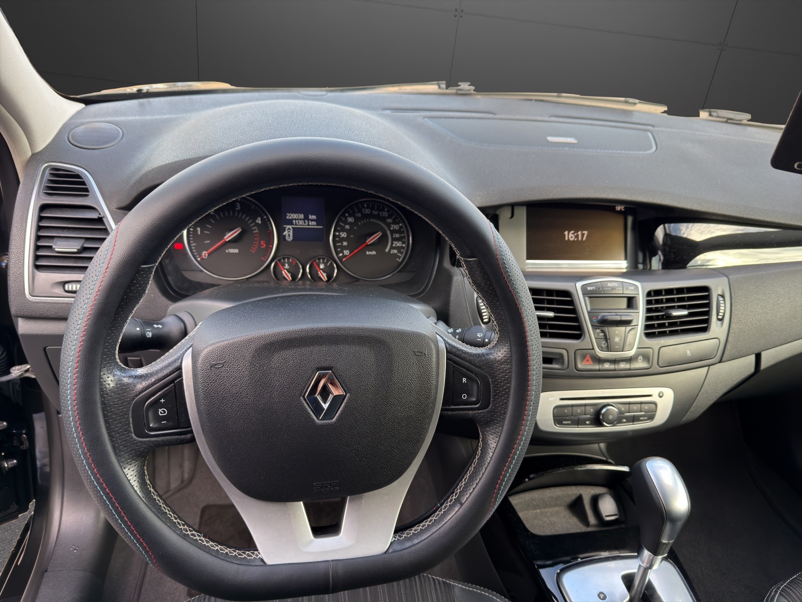 RENAULT Laguna Grandtour 1.5 dCi Bose Edition - AUTOMATIK | DIESEL | AB MFK | GARANTIE-image-10