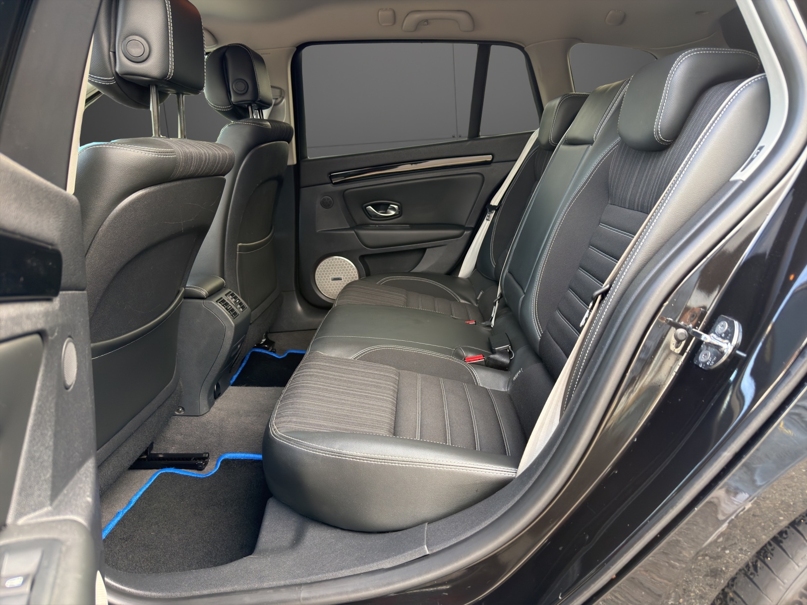 RENAULT Laguna Grandtour 1.5 dCi Bose Edition - AUTOMATIK | DIESEL | AB MFK | GARANTIE-image-9