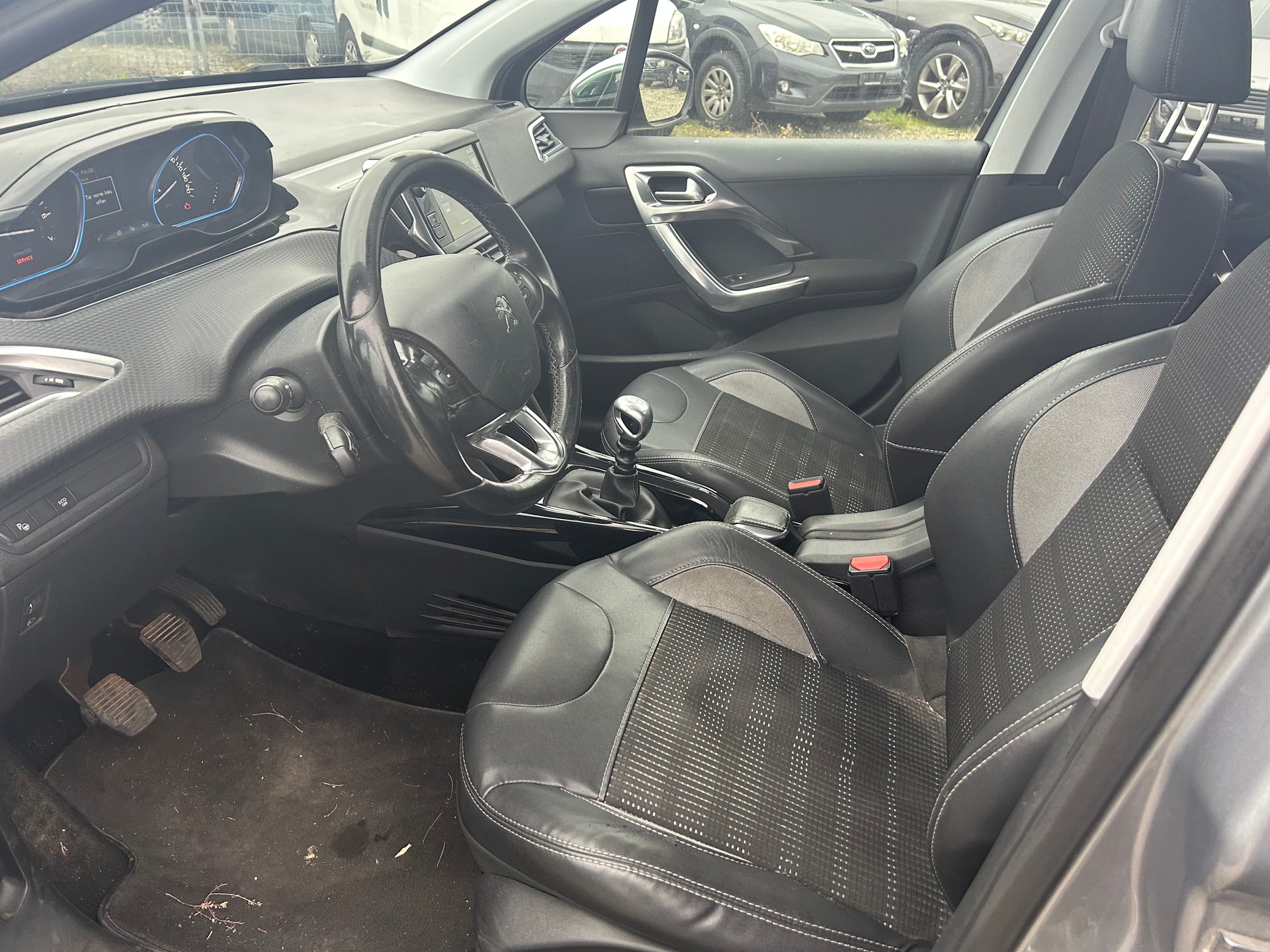 PEUGEOT 2008 1.2 PureTech Féline-image-9
