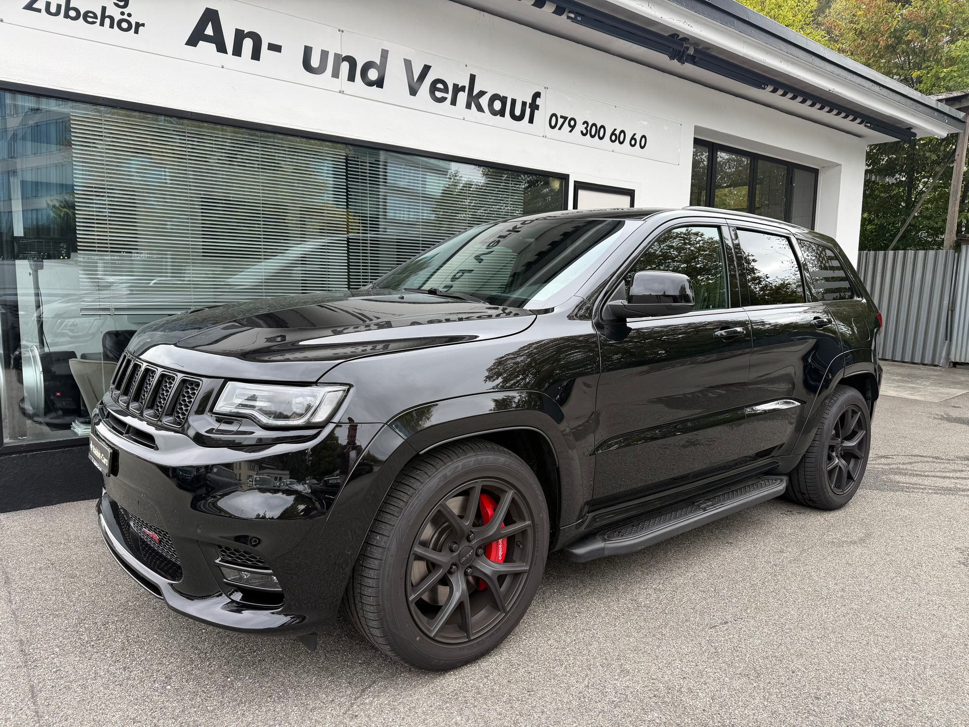 JEEP Grand Cherokee 6.4 V8 HEMI SRT8 Automatic-image-0