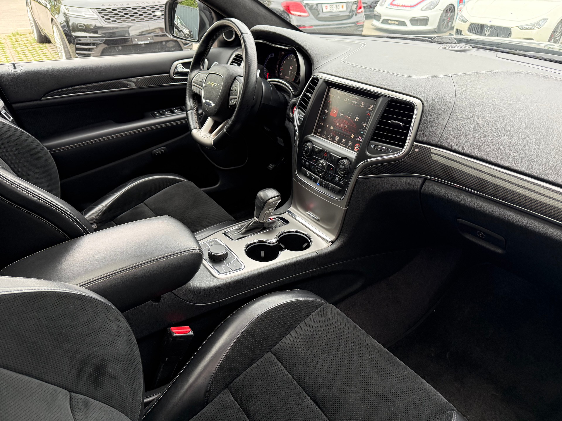 JEEP Grand Cherokee 6.4 V8 HEMI SRT8 Automatic-image-8