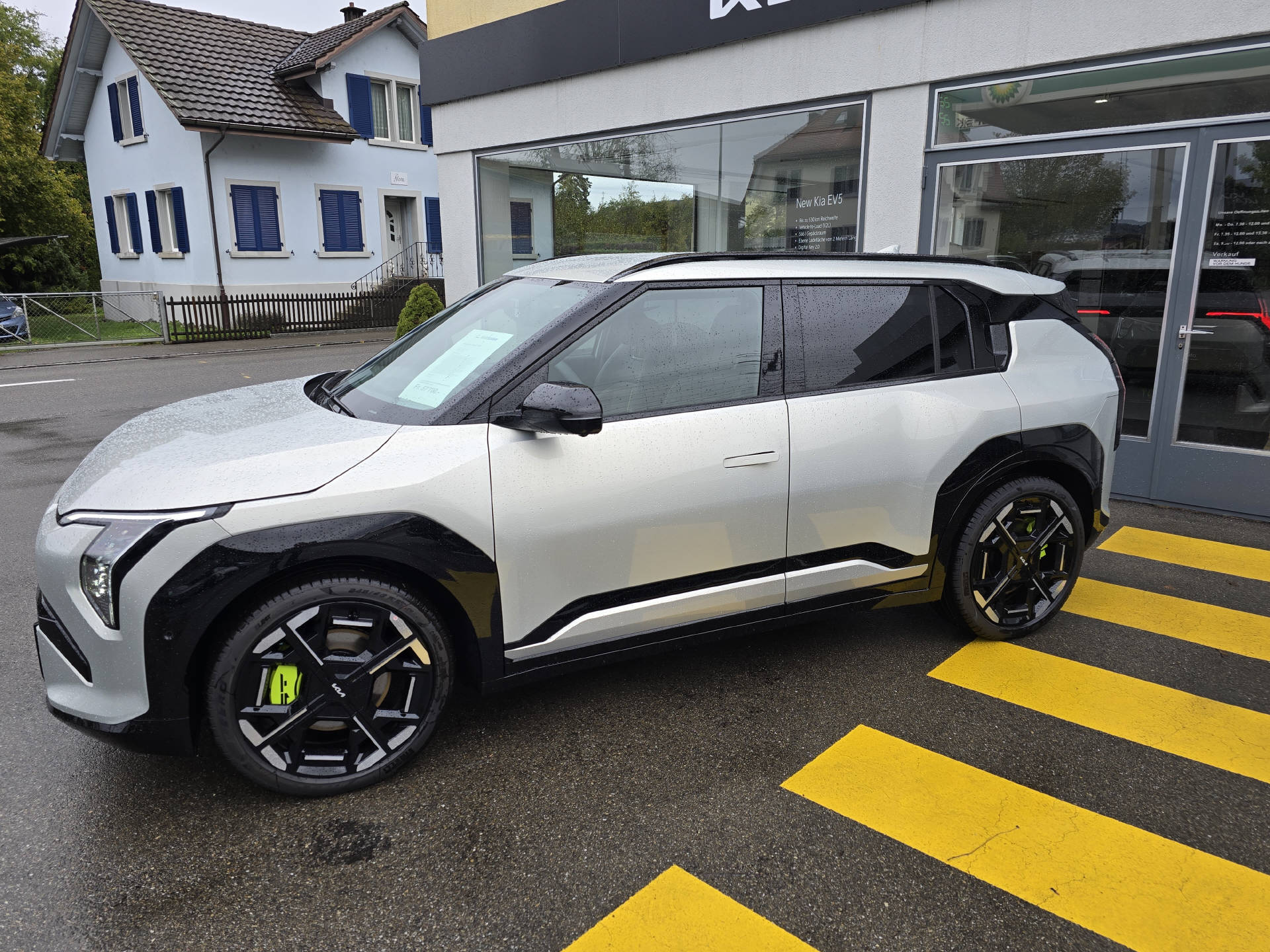 KIA EV3 81 kWh GT 4x4-image-1