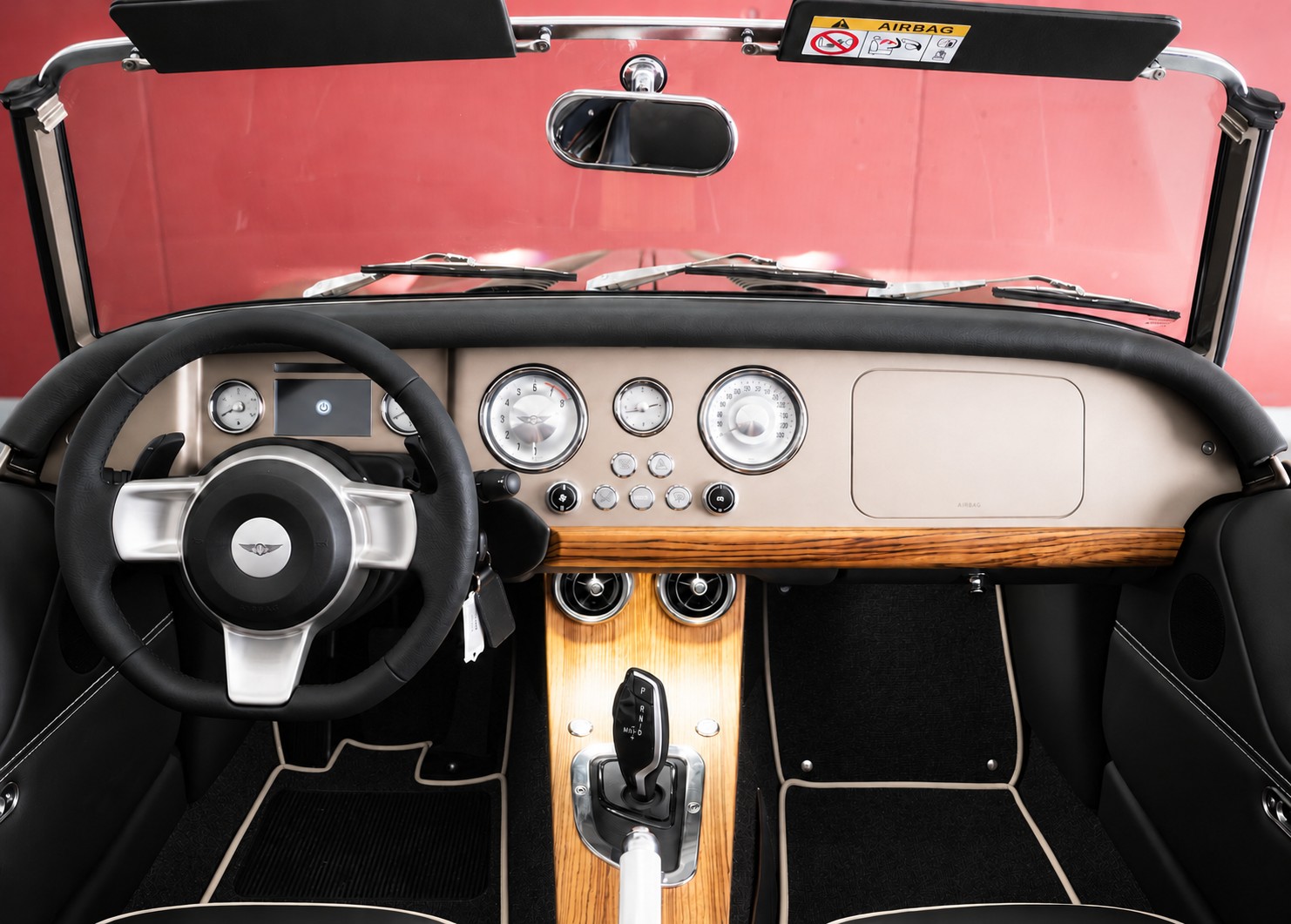 Image MORGAN 4-4 Plus Four 2.0 Automatic Bespoke (Swiss new car, Selene Bronze Aston Martin paint, 36-month warranty, delivery March 27)