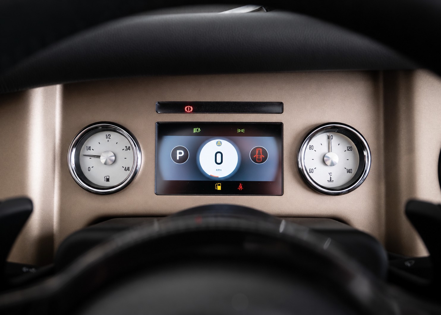Image MORGAN 4-4 Plus Four 2.0 Automatic Bespoke (Swiss new car, Selene Bronze Aston Martin paint, 36-month warranty, delivery March 27)