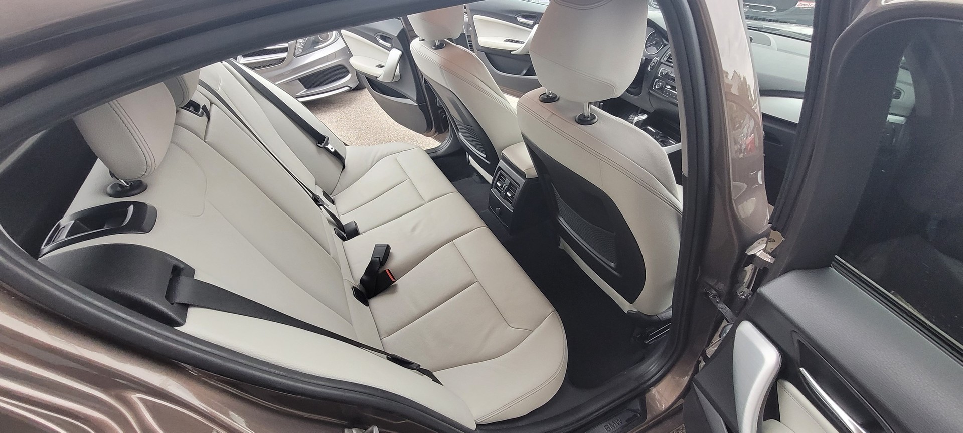 BMW 120d xDrive Urban Line-image-10
