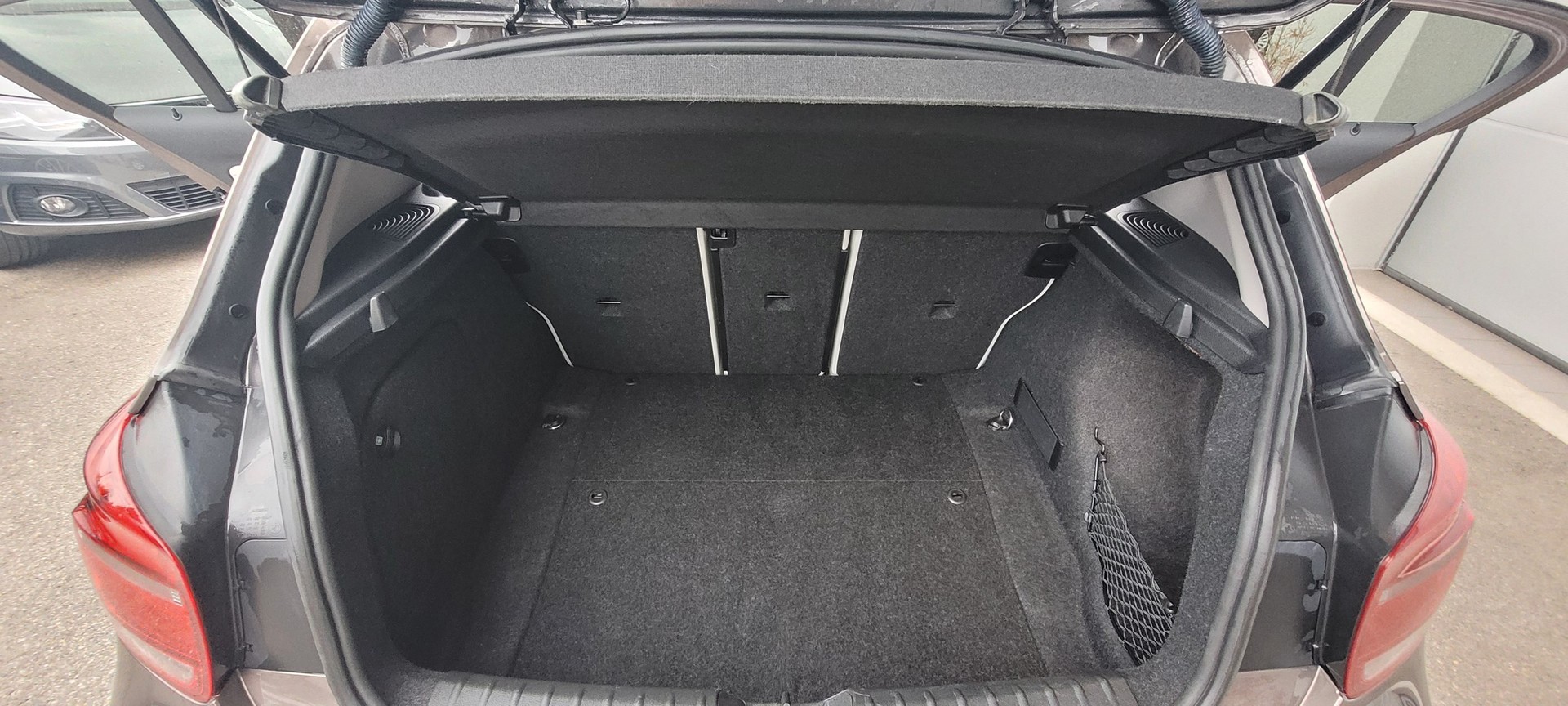 BMW 120d xDrive Urban Line-image-11