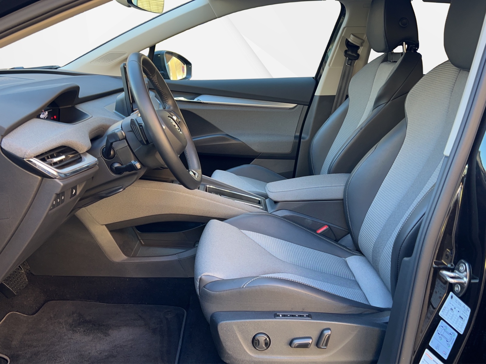 SKODA Enyaq iV 80-image-8