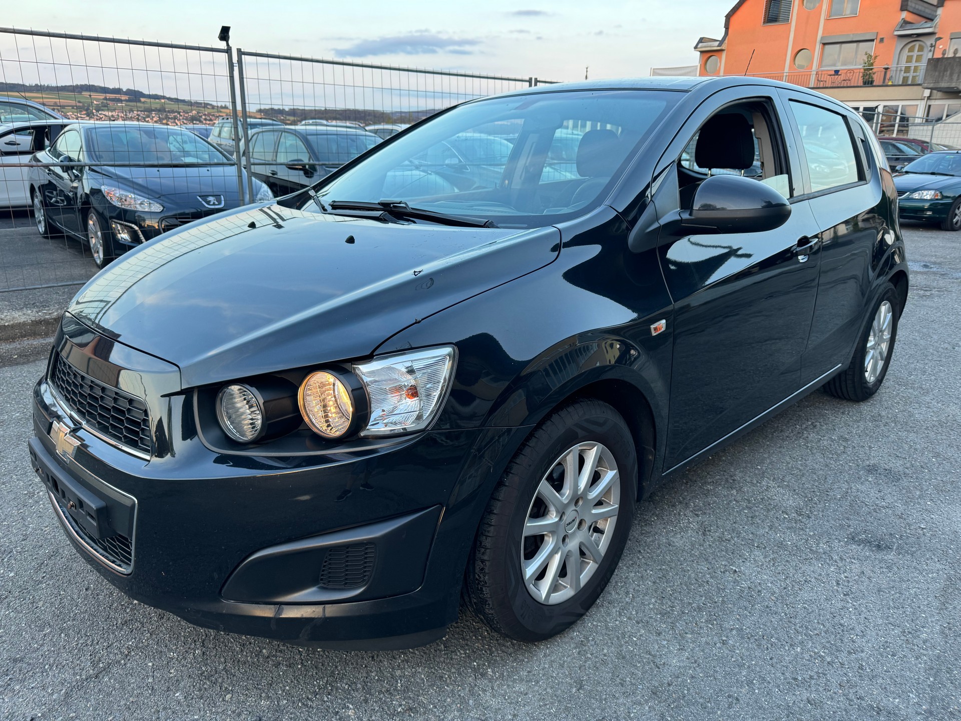 CHEVROLET Aveo 1.4 LT Automatic-image-0