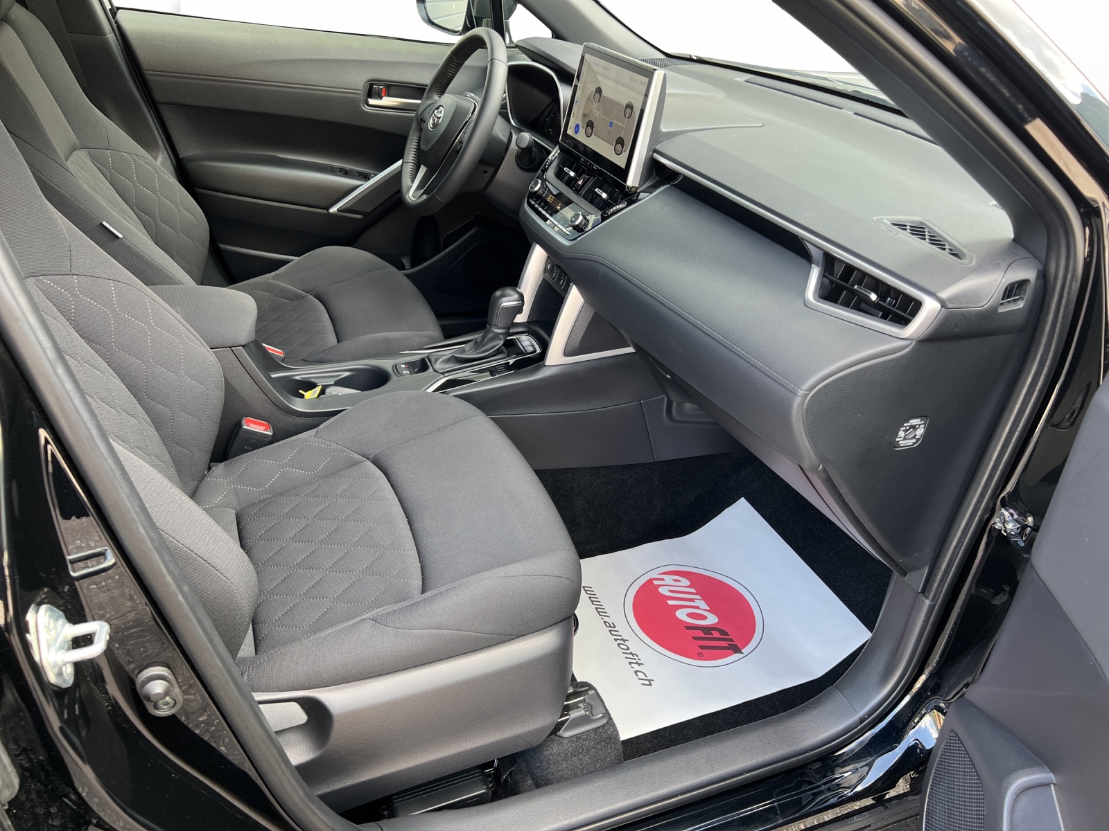 TOYOTA Corolla Cross 2.0 4WD Comfort e-CVT-image-9