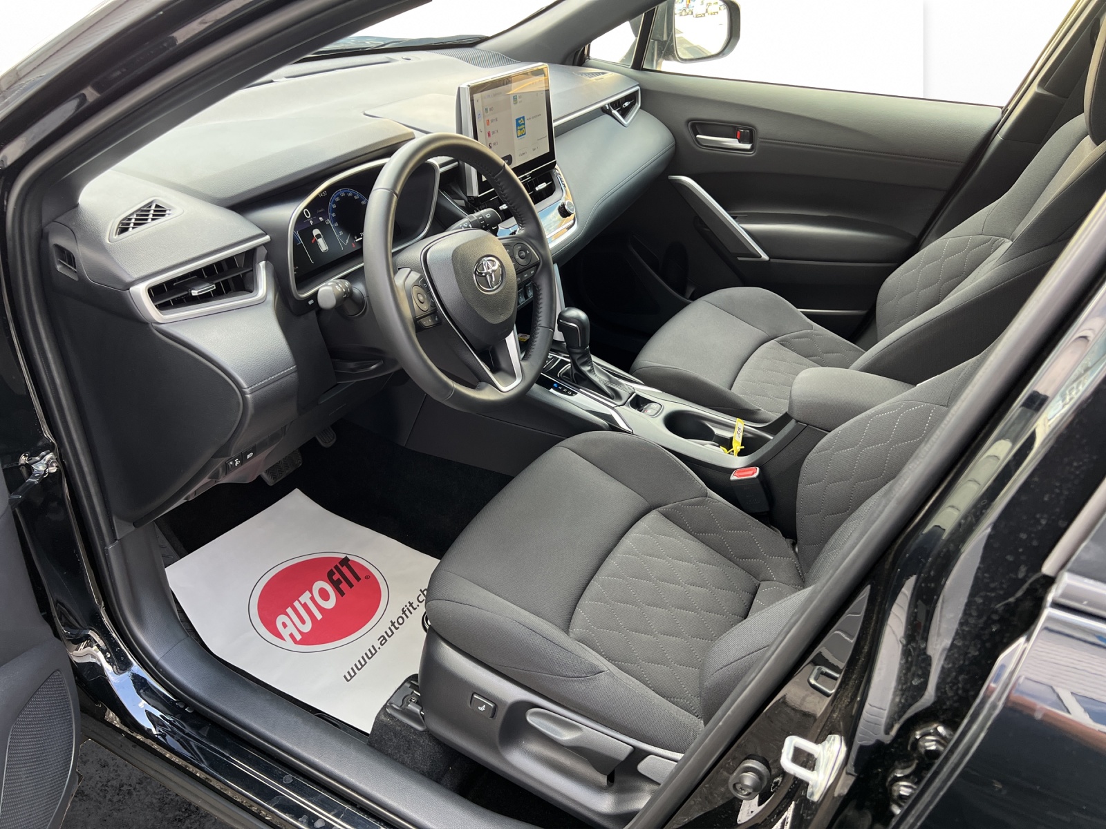 TOYOTA Corolla Cross 2.0 4WD Comfort e-CVT-image-8