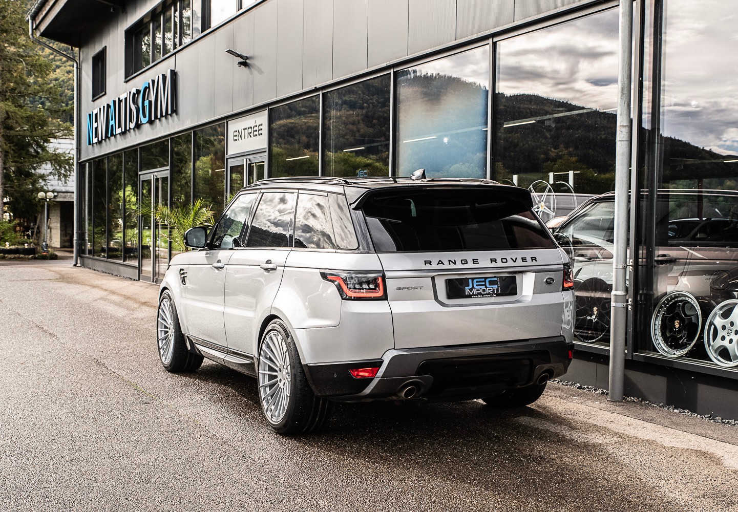 LAND ROVER RR Sport 2.0 Si4 HSE-image-2