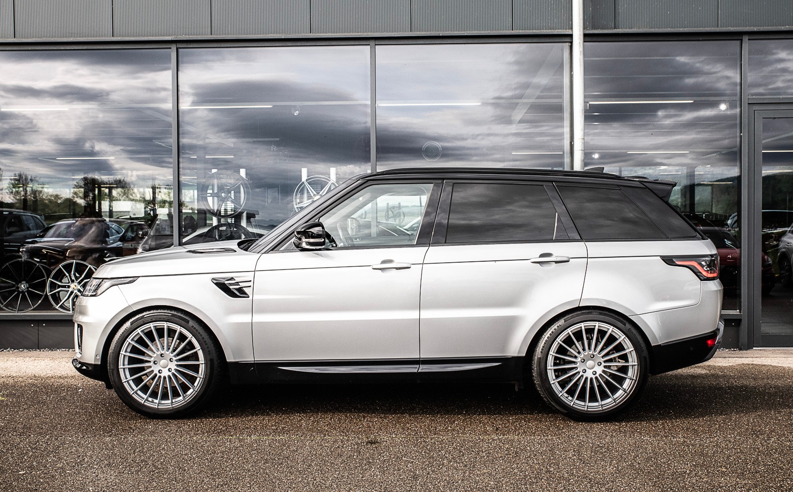 LAND ROVER RR Sport 2.0 Si4 HSE-image-0