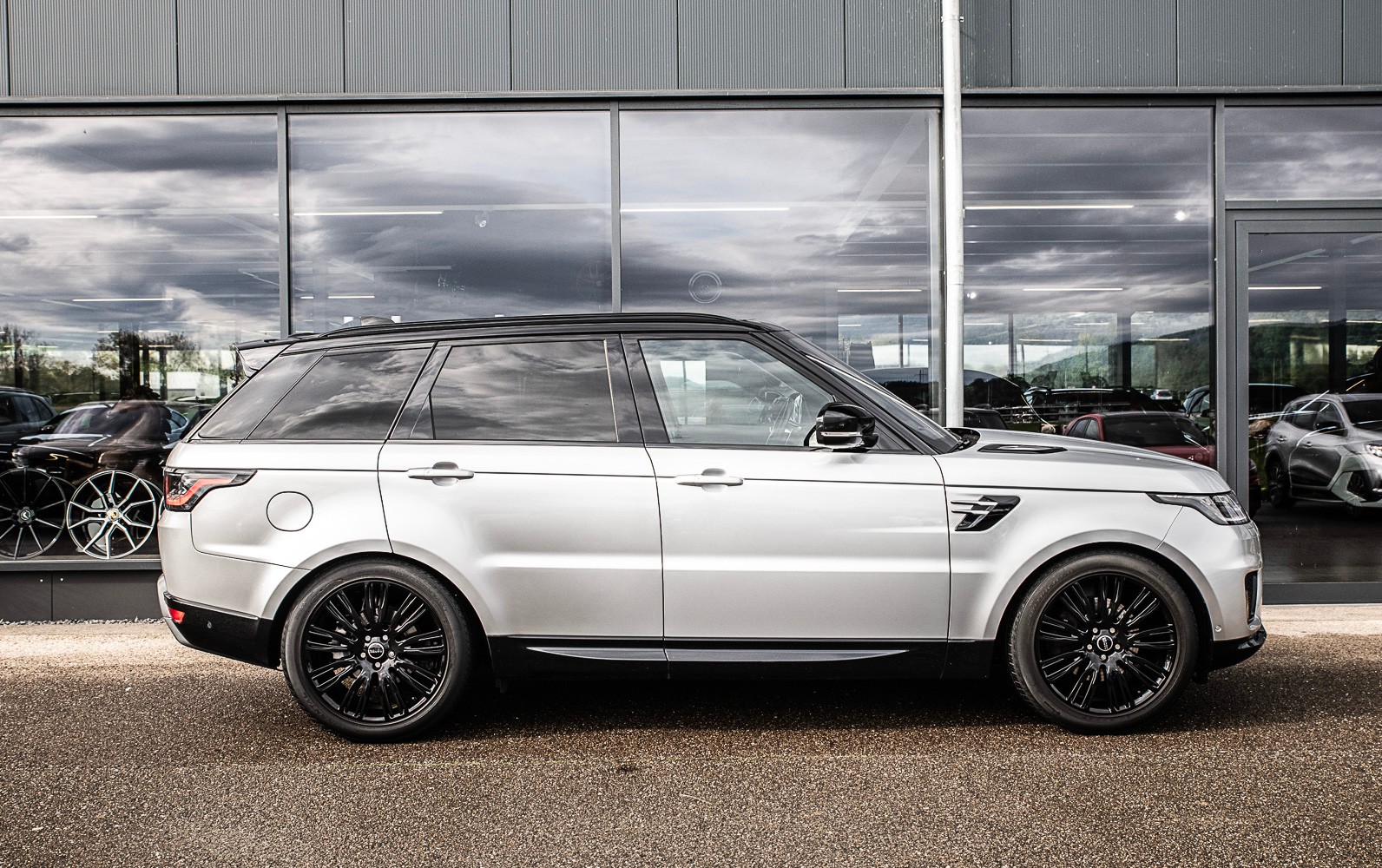 LAND ROVER RR Sport 2.0 Si4 HSE-image-4
