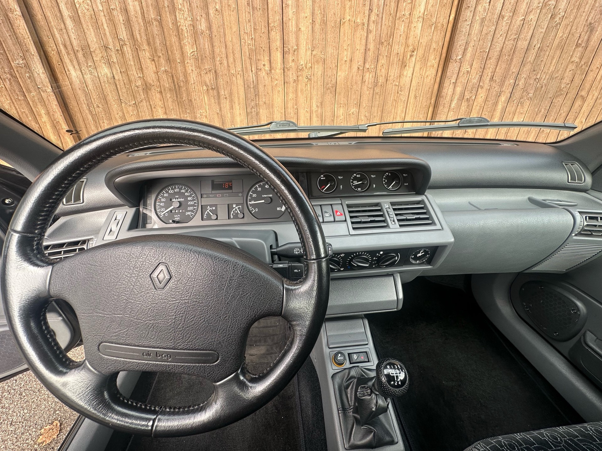 RENAULT Clio 1.8 16V-image-10