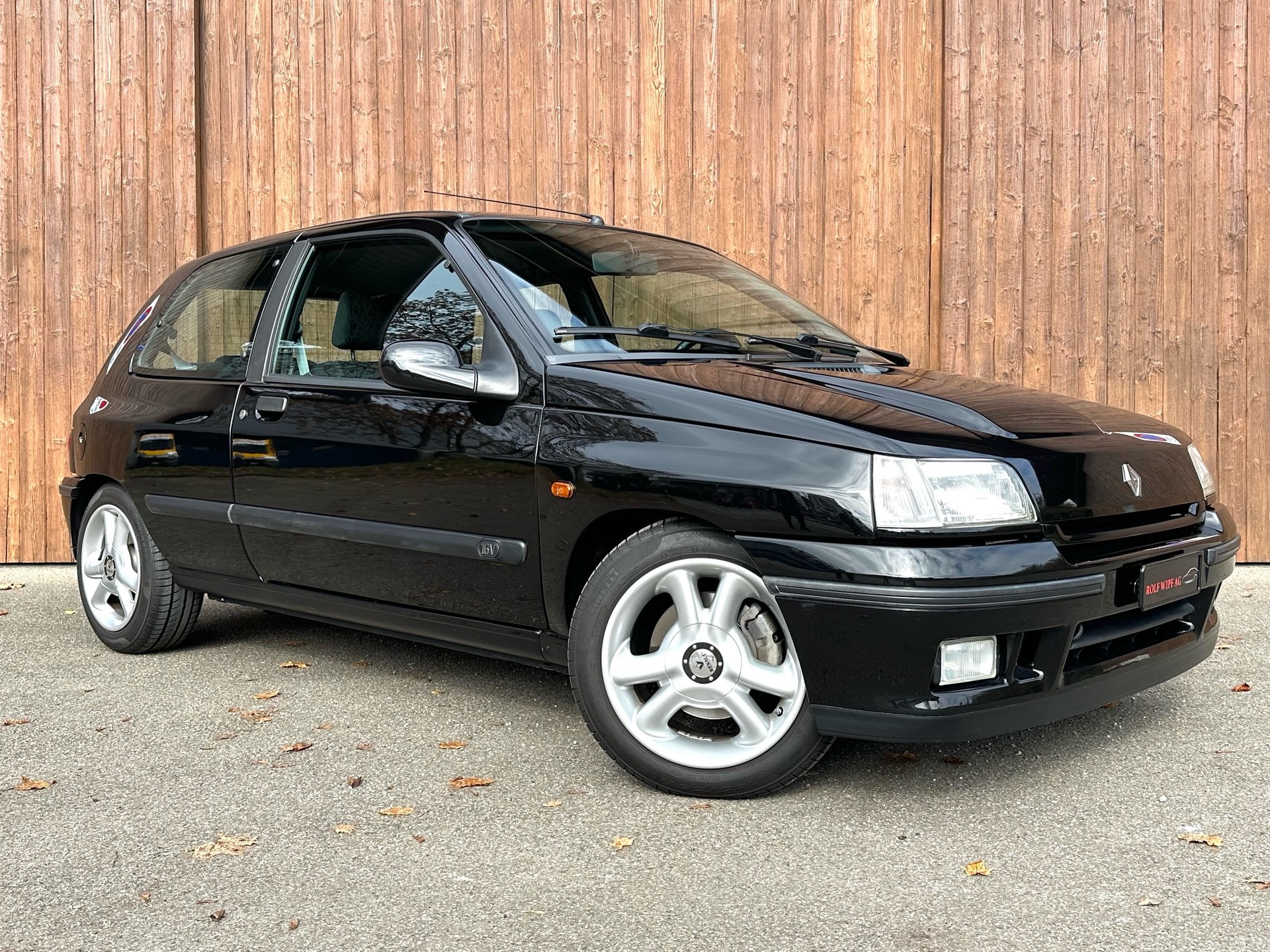 RENAULT Clio 1.8 16V-showroom-element-1