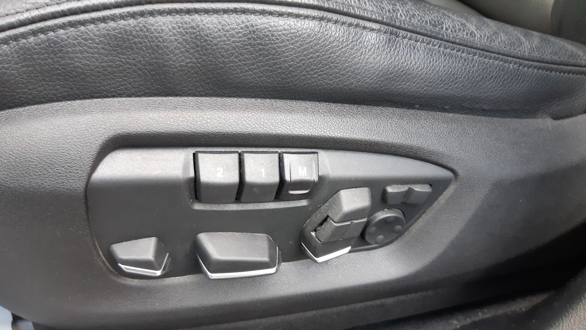 BMW X5 xDrive 30d Steptronic-image-11