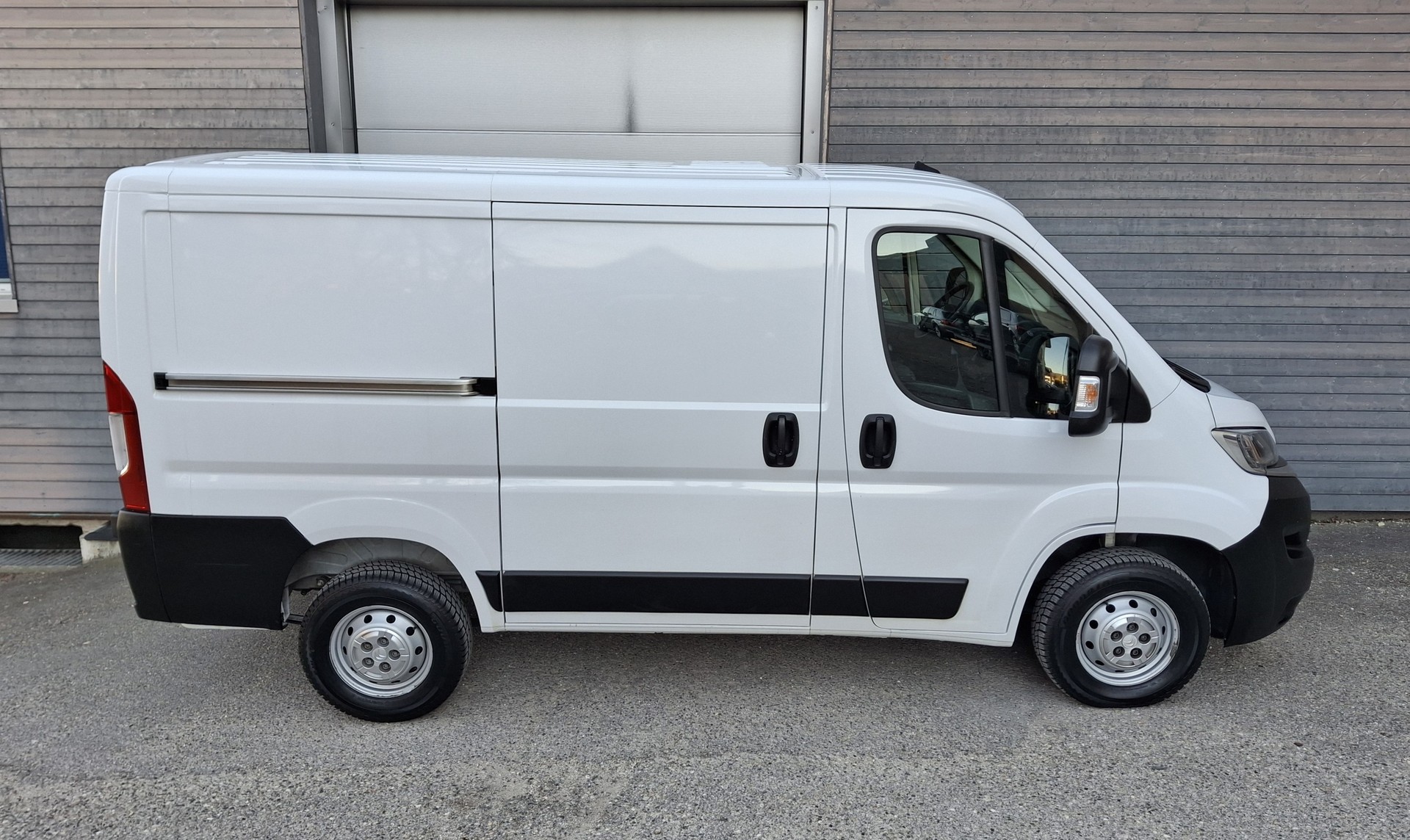 CITROEN Jumper 30 2.2 BlueHDi 120 Swiss Edition L1H1-image-8