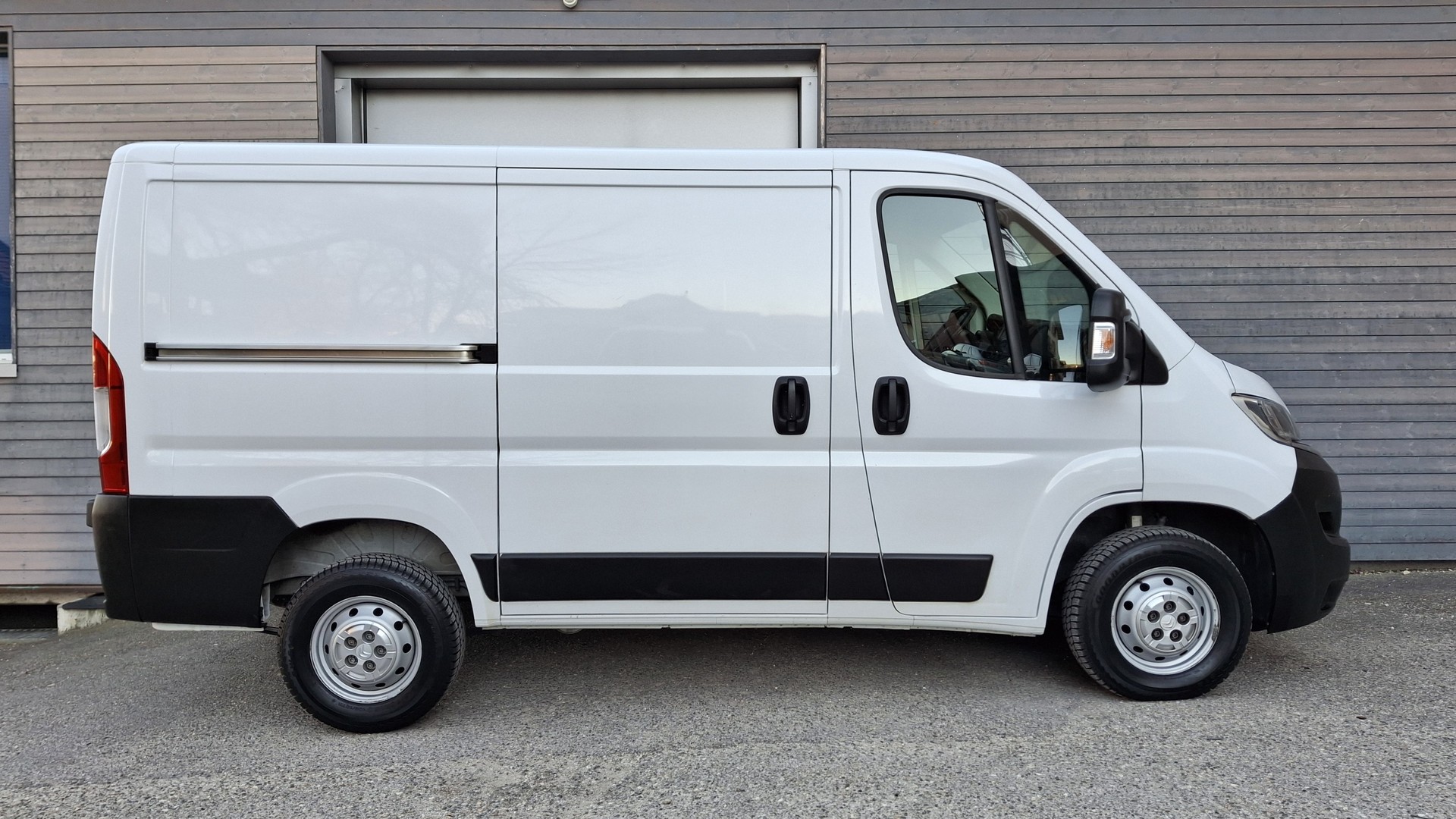 CITROEN Jumper 30 2.2 BlueHDi 120 Swiss Edition L1H1-image-7