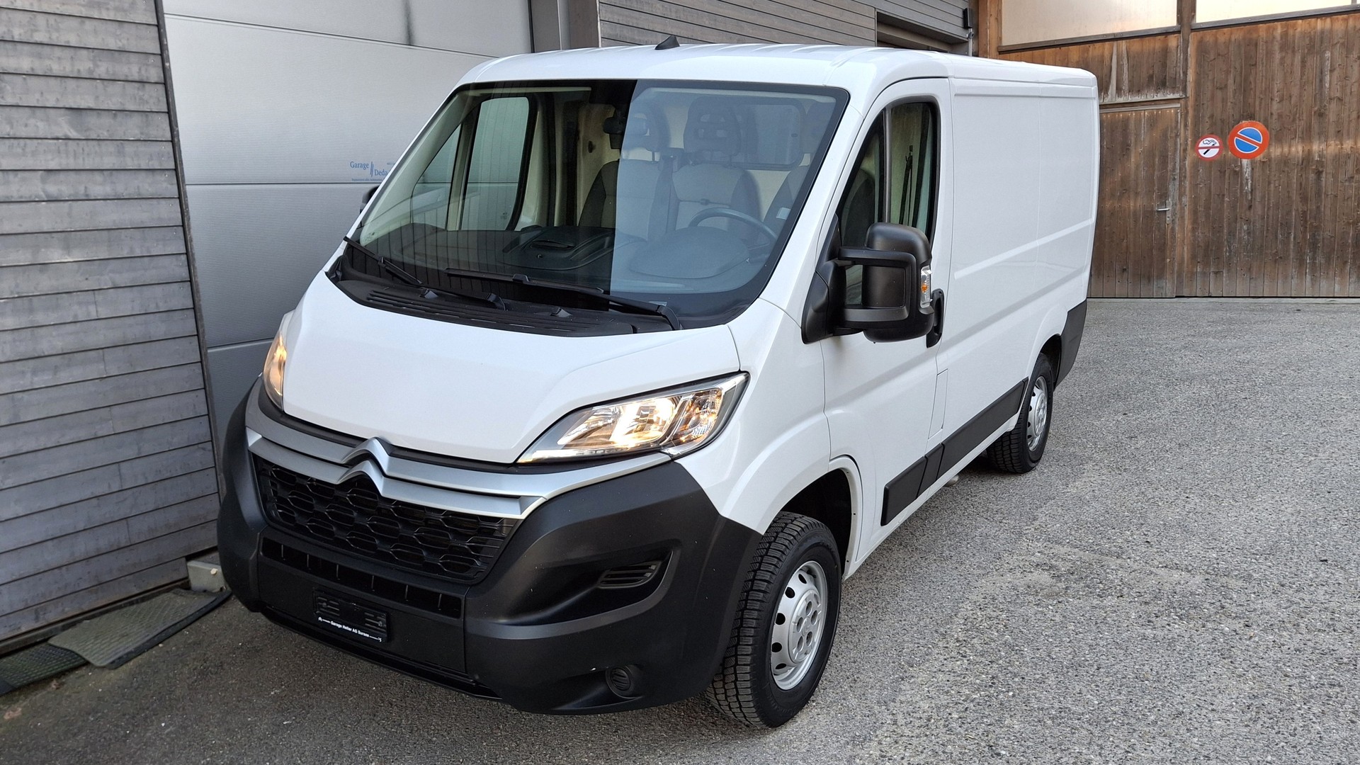 CITROEN Jumper 30 2.2 BlueHDi 120 Swiss Edition L1H1-image-2