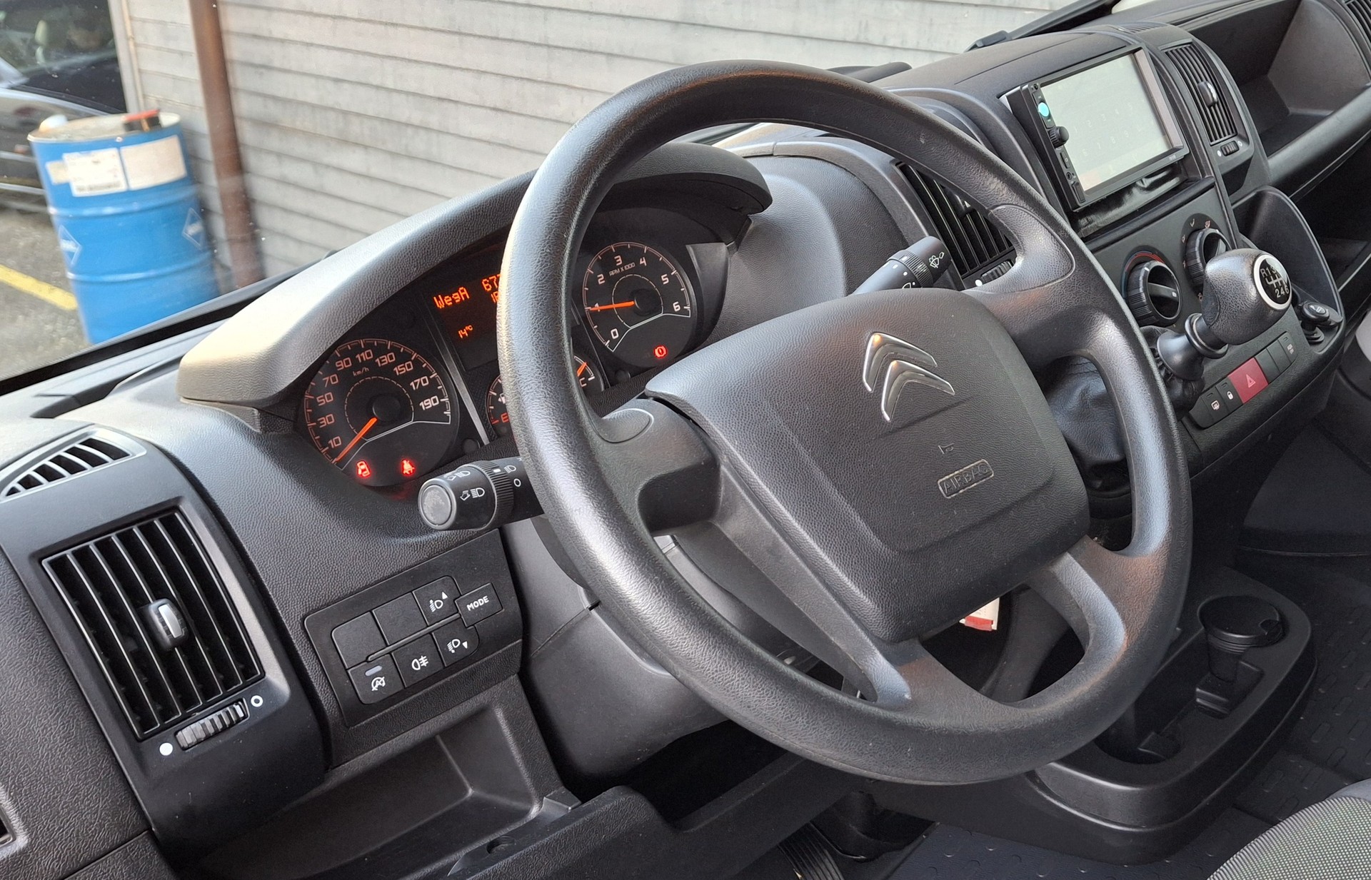 CITROEN Jumper 30 2.2 BlueHDi 120 Swiss Edition L1H1-image-12
