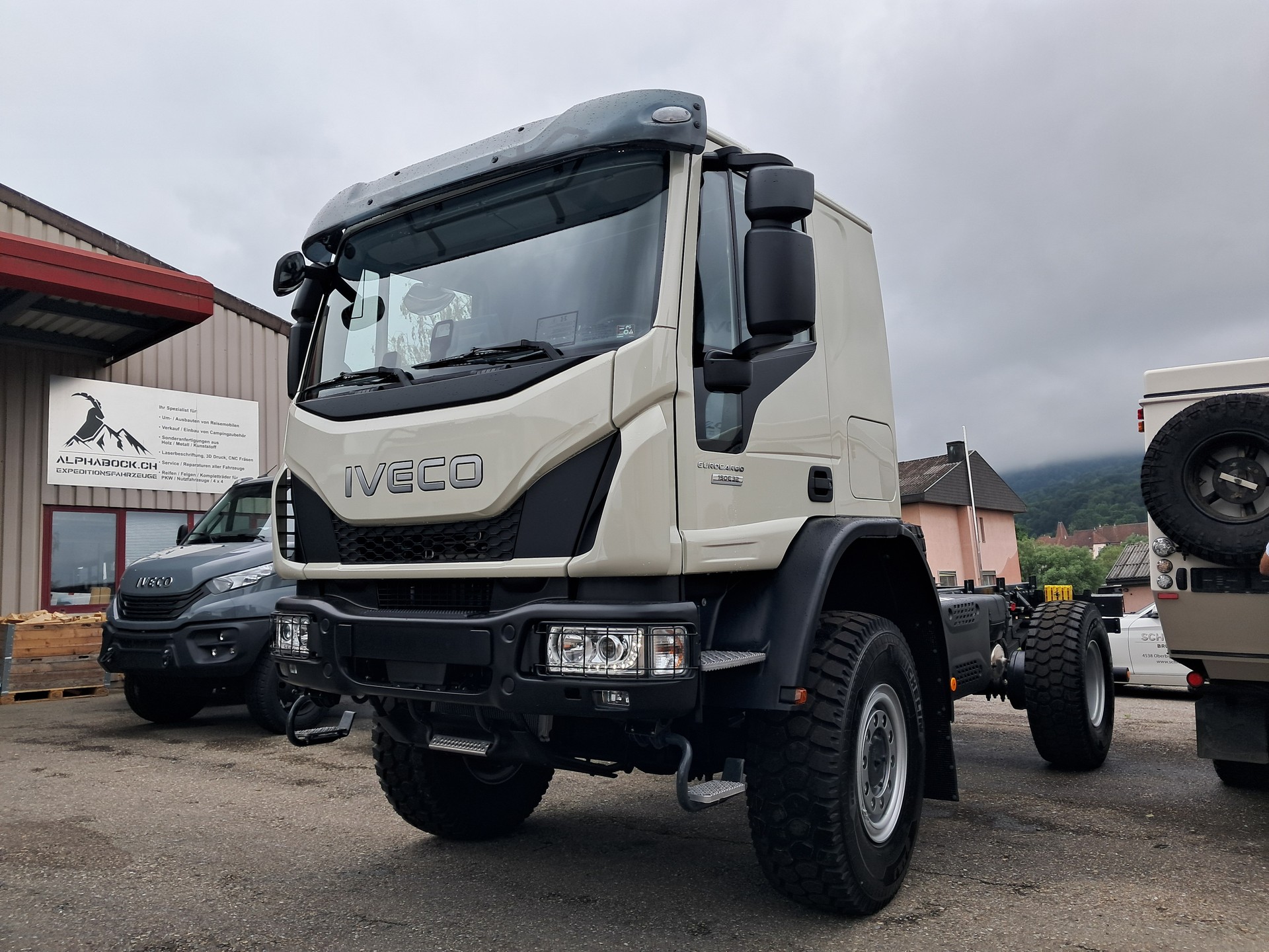 IVECO Eurocargo 4x4 150E32W-showroom-element-2