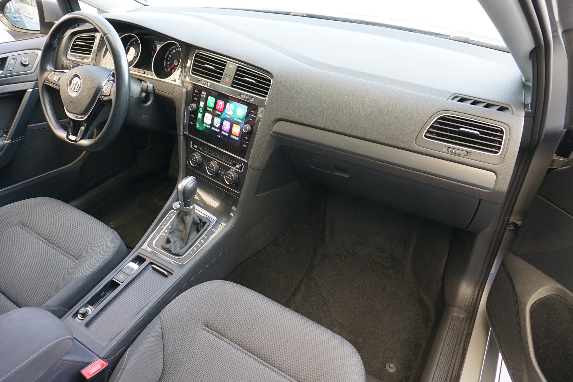 VW Golf 1.5 TSI EVO Comfort Variant 130PS DSG-Automat-image-14