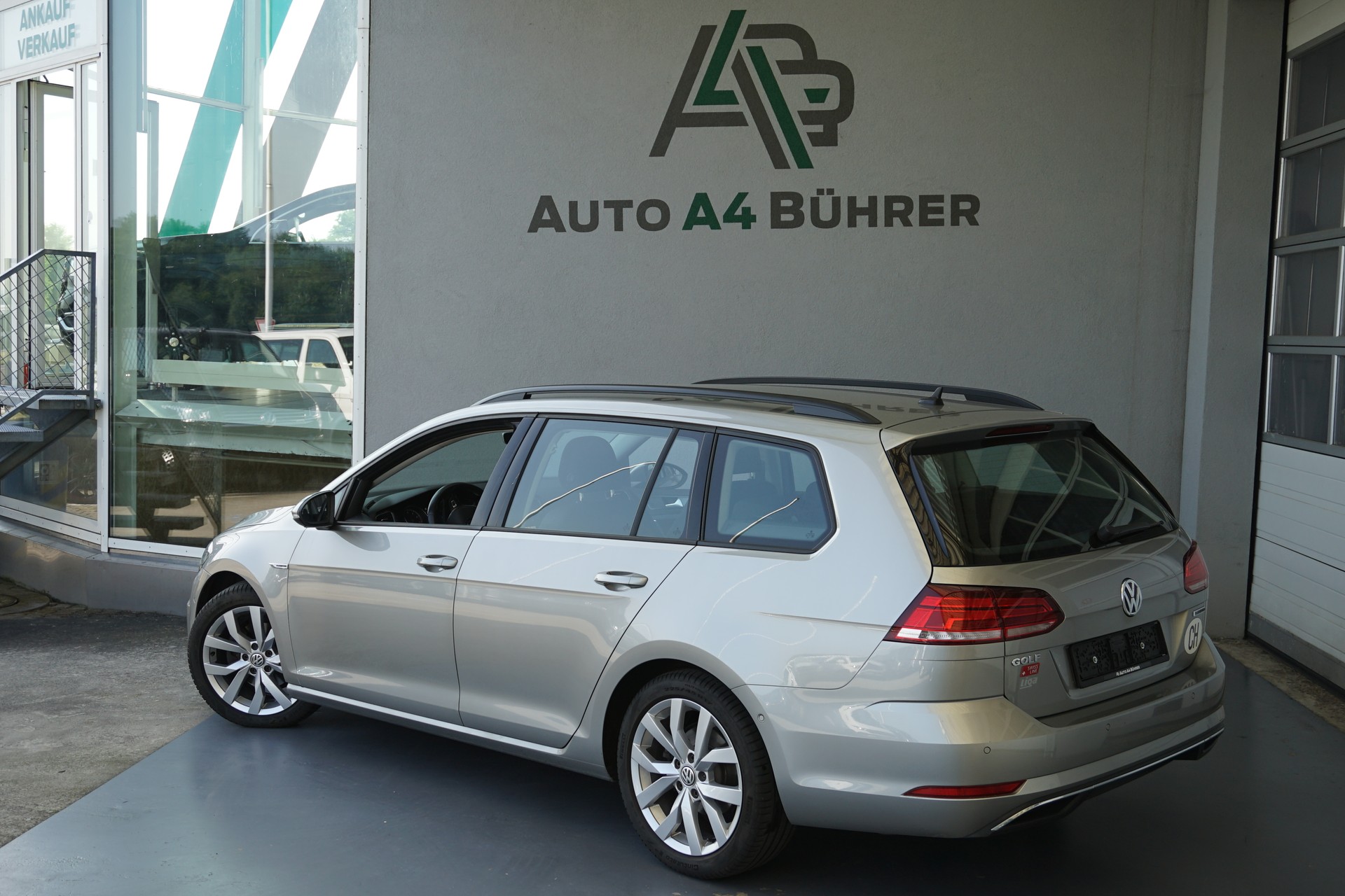 VW Golf 1.5 TSI EVO Comfort Variant 130PS DSG-Automat-image-5