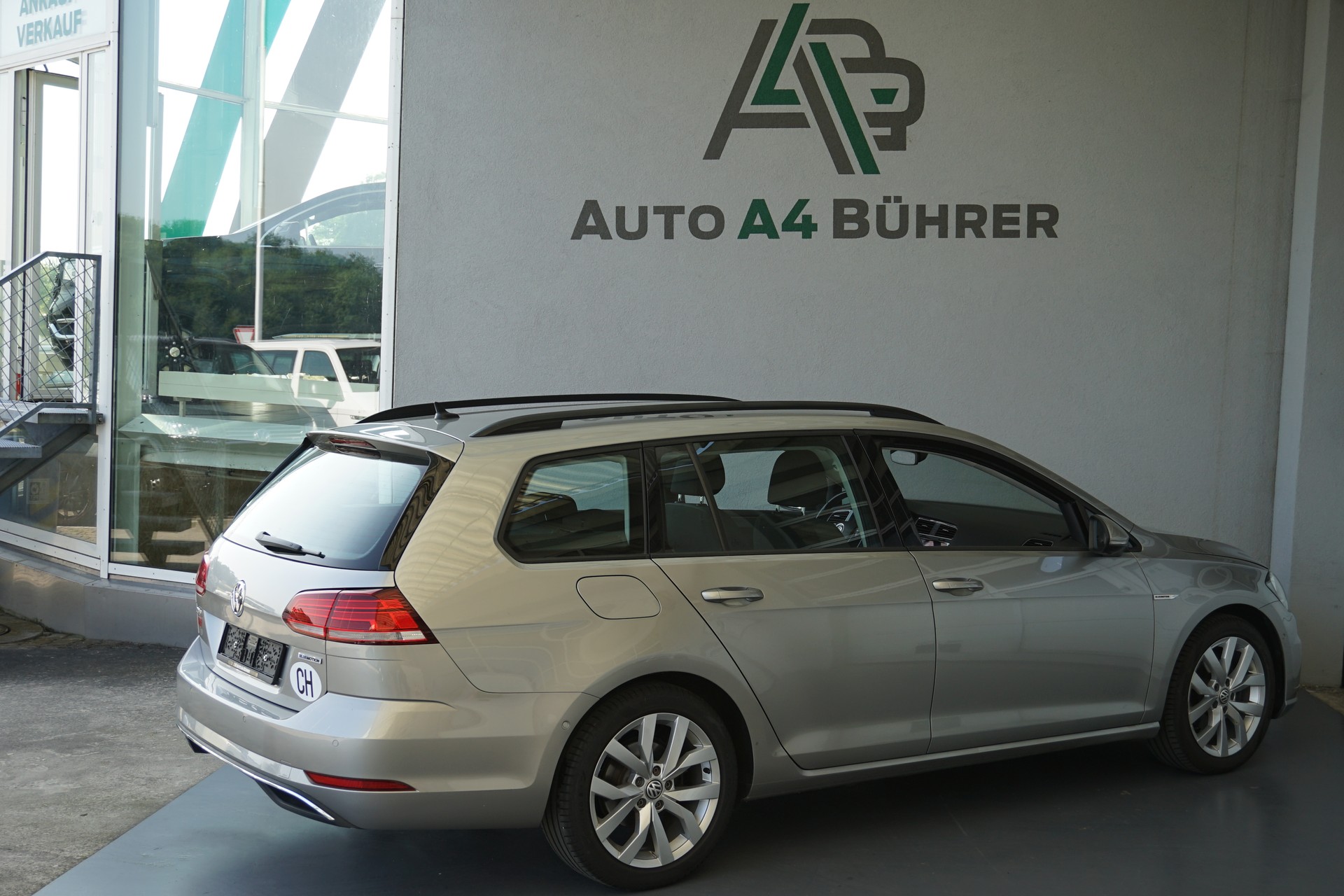 VW Golf 1.5 TSI EVO Comfort Variant 130PS DSG-Automat-image-7