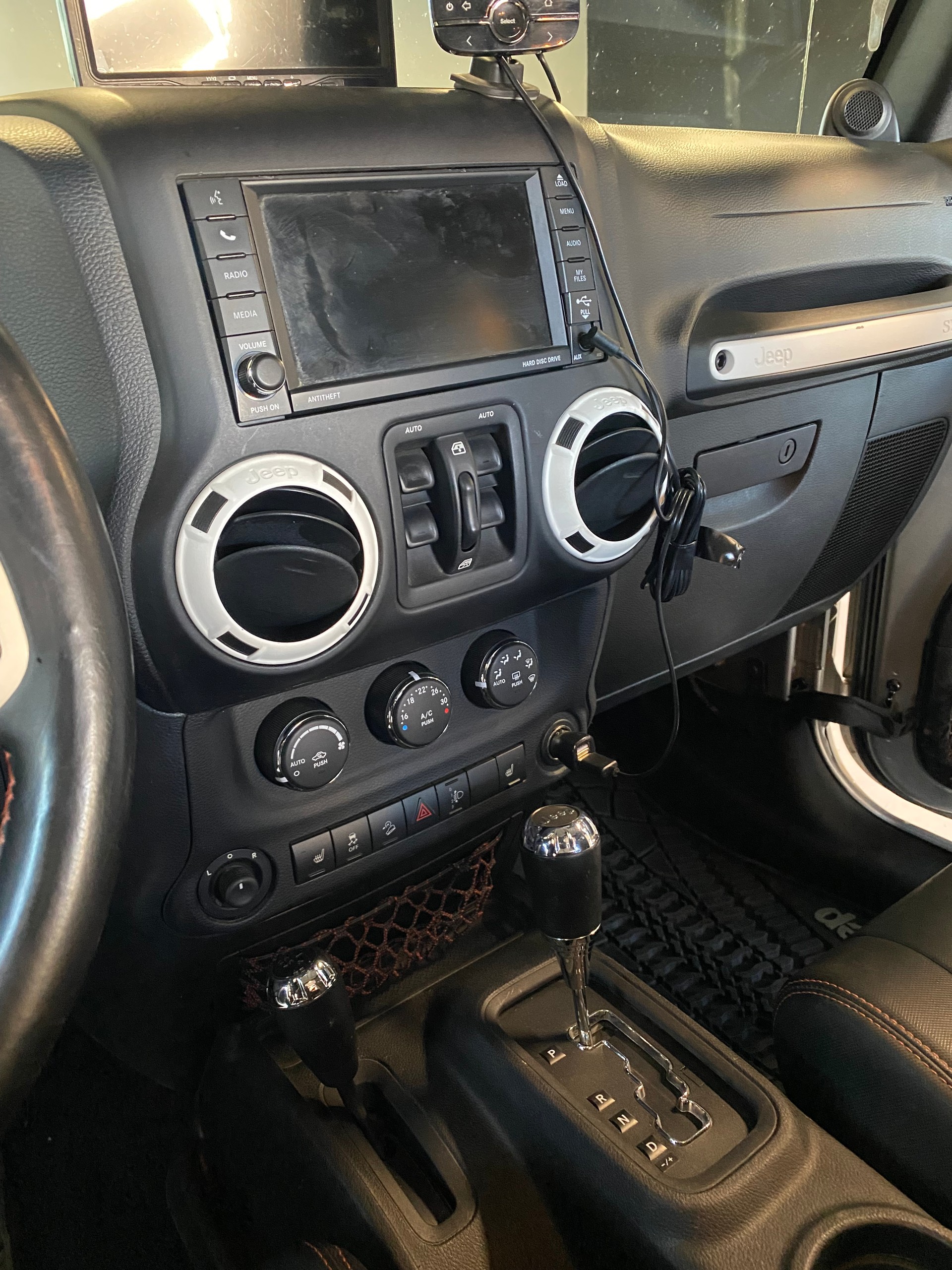 JEEP 2.8CRD Unlimited Arctic Automatic-image-12