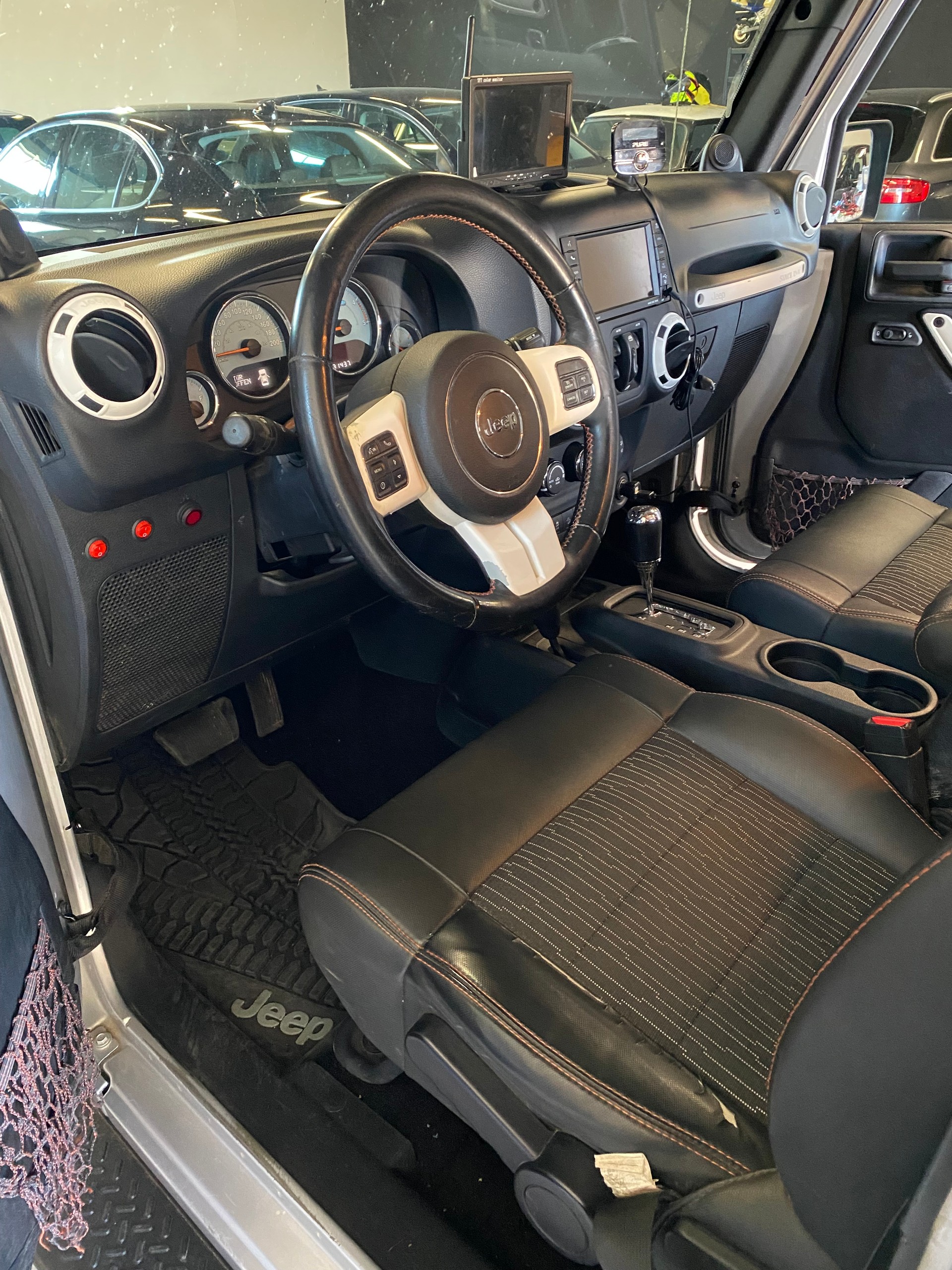 JEEP 2.8CRD Unlimited Arctic Automatic-image-10