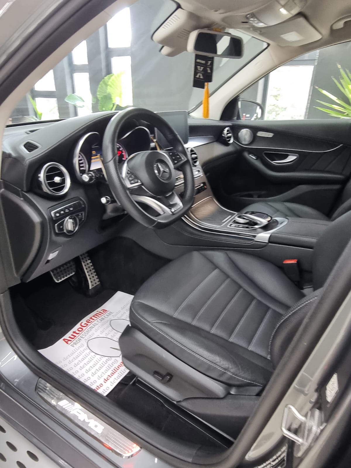 MERCEDES-BENZ GLC 43 AMG 4Matic 9G-Tronic-image-4