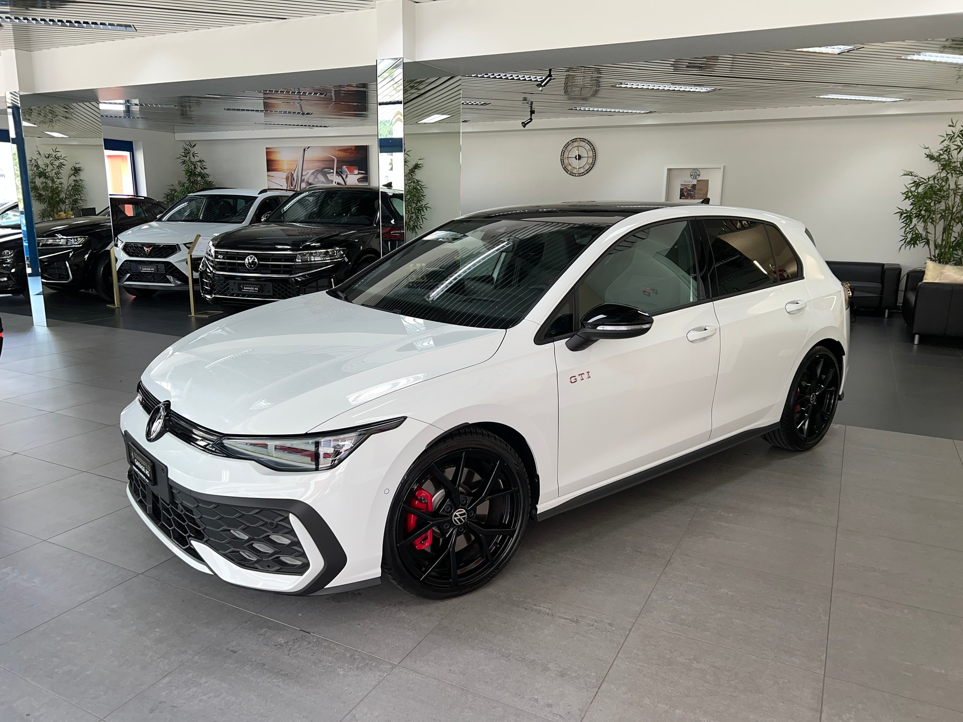 VW Golf 2.0 TSI GTI DSG / Neustes Model / 4.3% Leasing-image-2