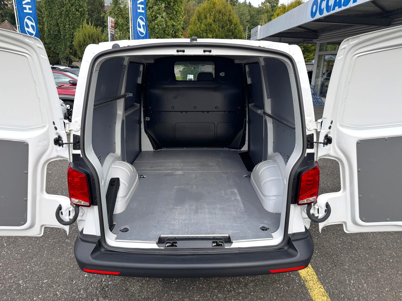 VW T6.1 2.0 TDI DSG-image-16