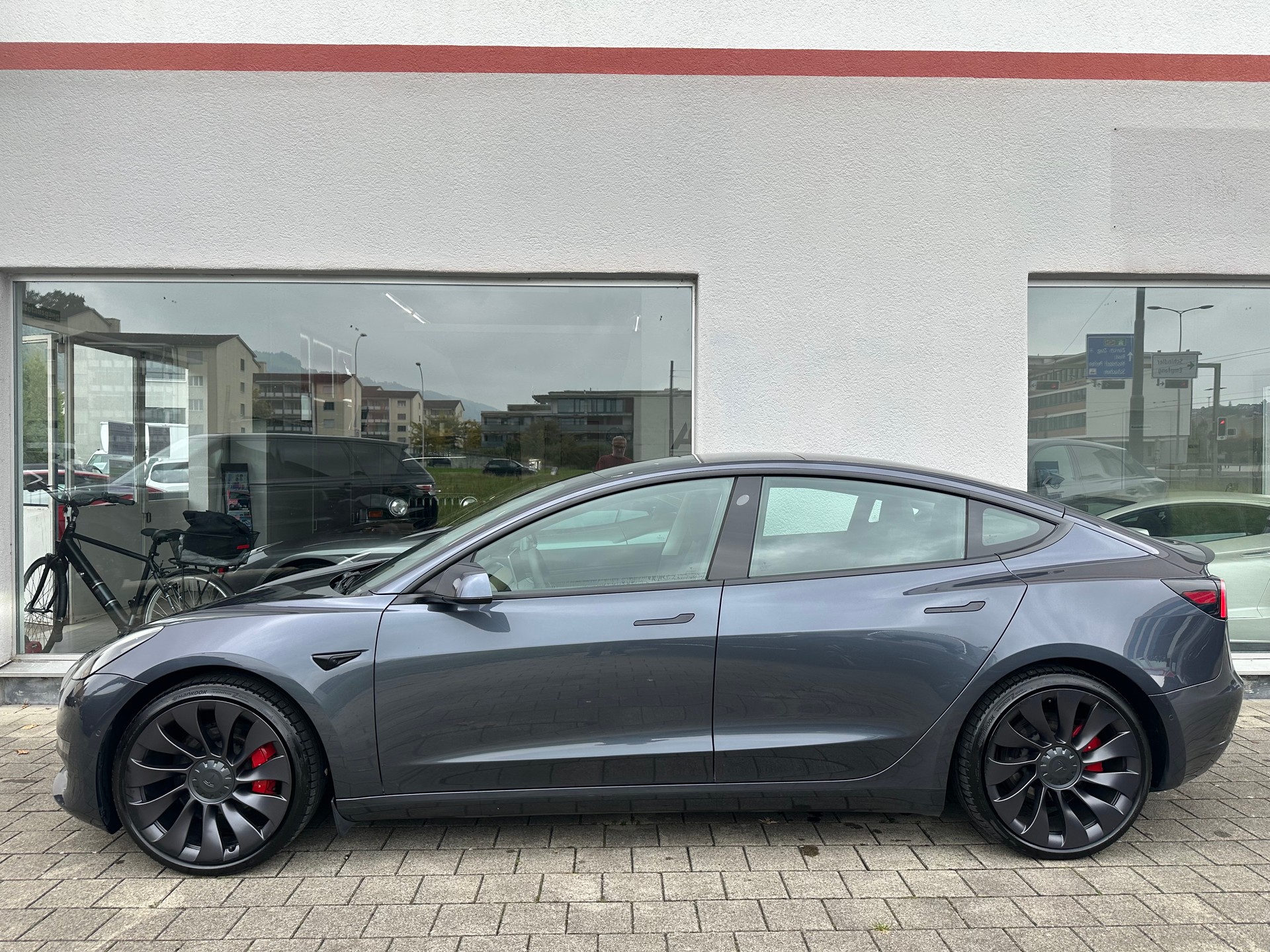 TESLA Model 3 Performance Dual Motor AWD-image-1