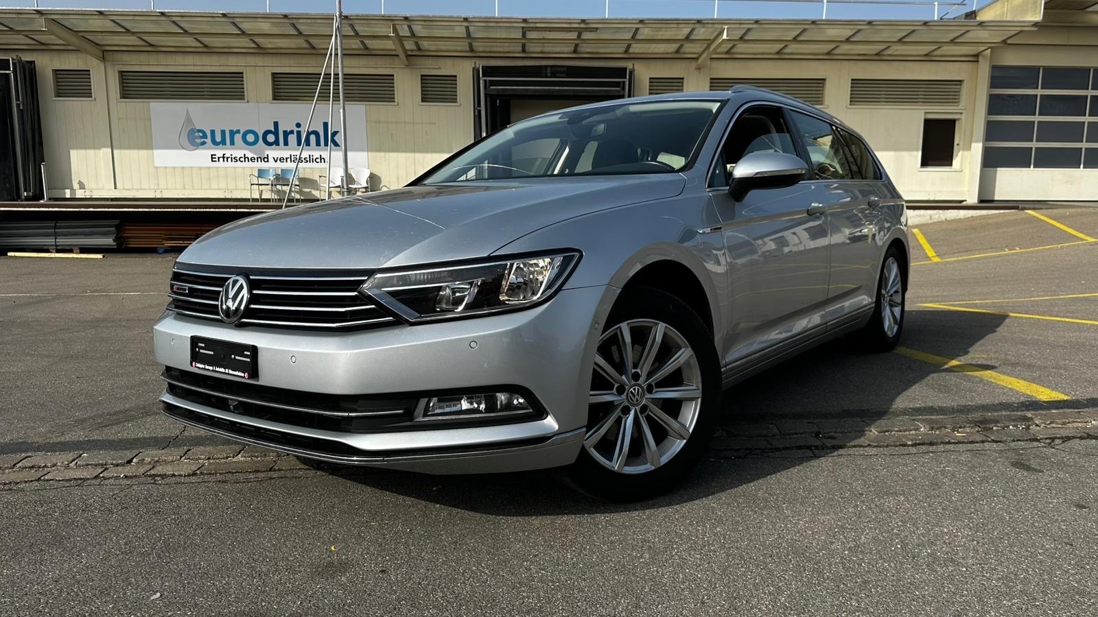 VW Passat Variant 2.0 TDI BMT Comfortline DSG 4Motion-image-1