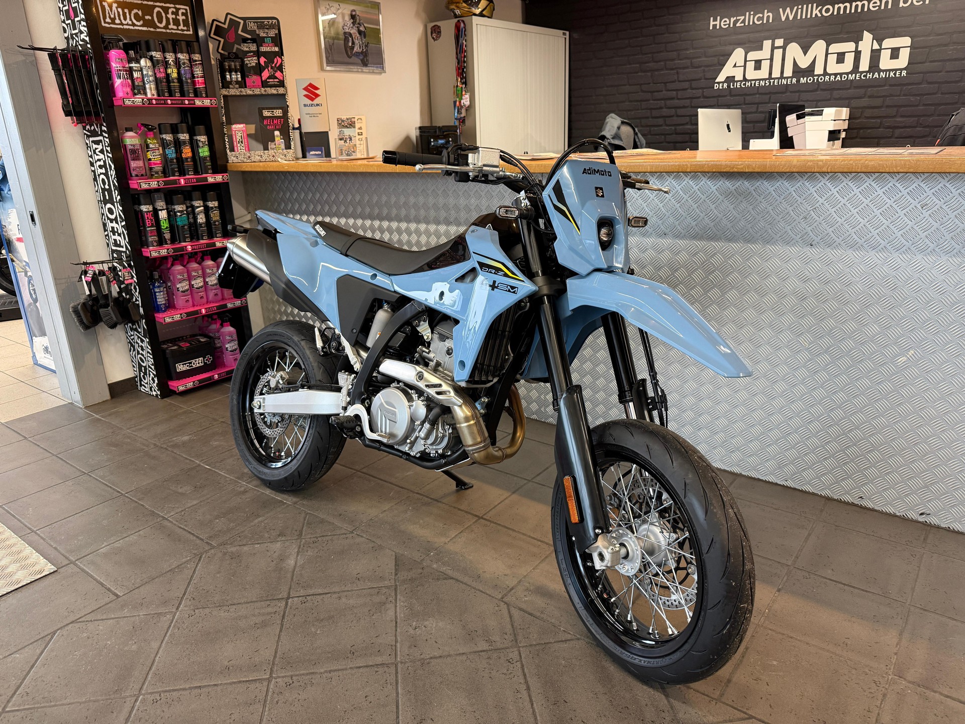 SUZUKI DR-Z 400-image-1