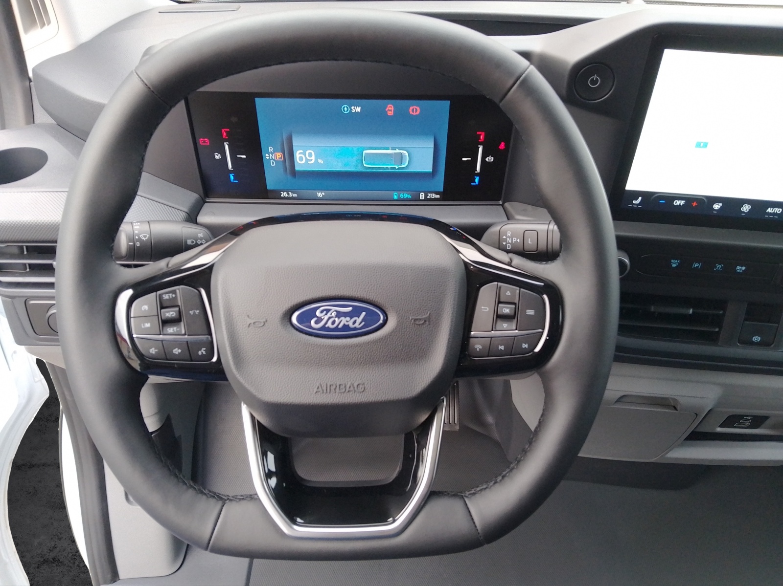 FORD E-Transit Custom Van 320 L1 Trend-image-5