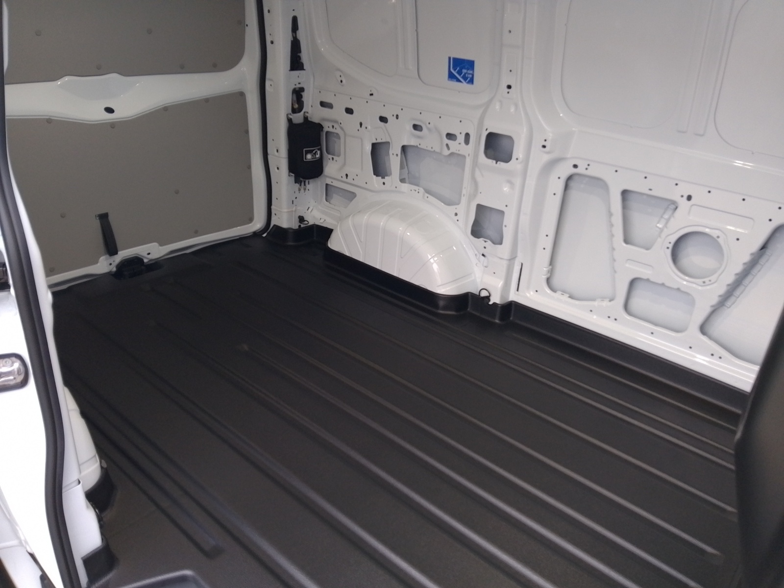 FORD E-Transit Custom Van 320 L1 Trend-image-12