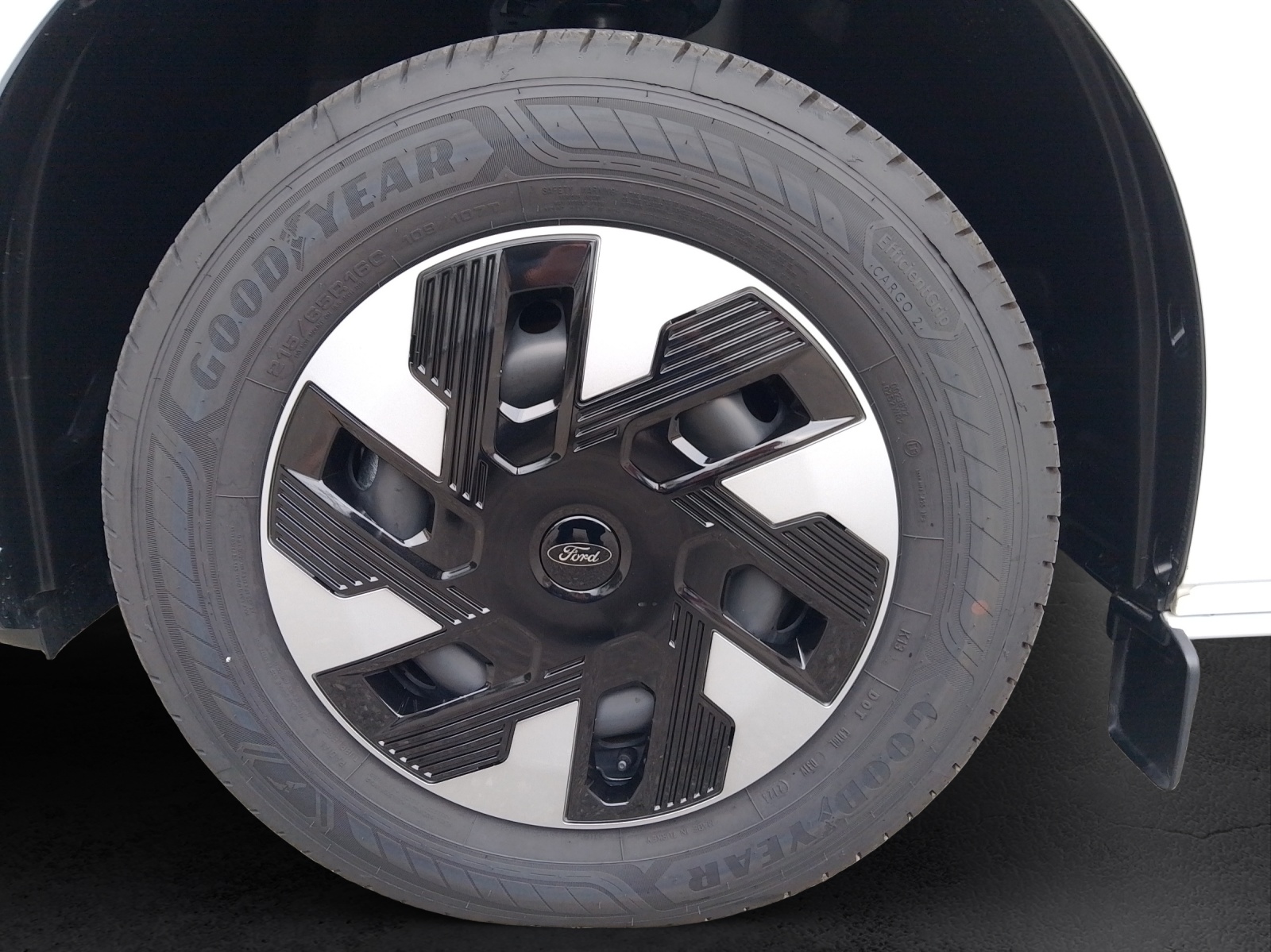 FORD E-Transit Custom Van 320 L1 Trend-image-14