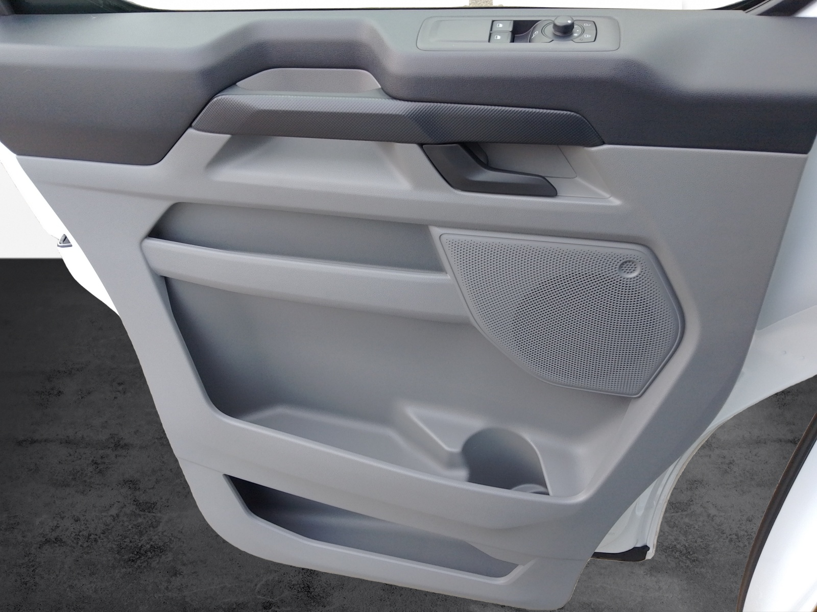 FORD E-Transit Custom Van 320 L1 Trend-image-10