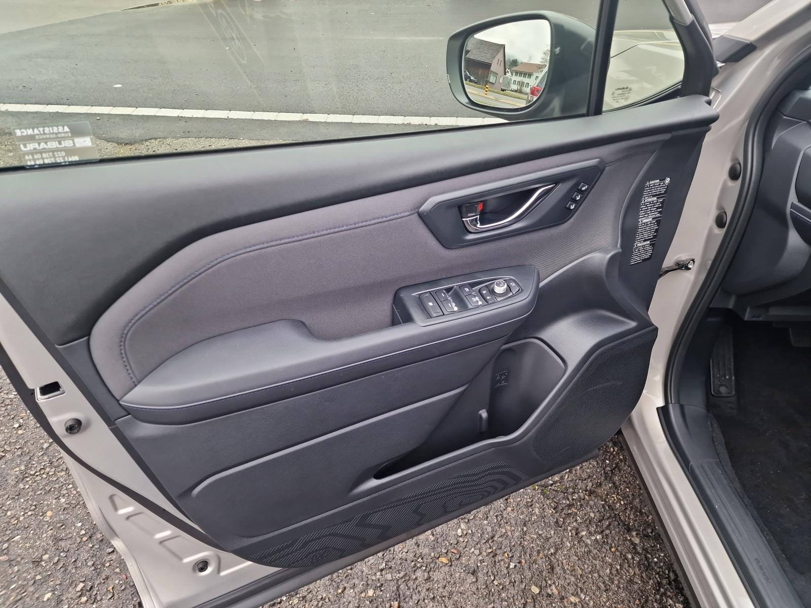 SUBARU Forester Station 2.0i e-Boxer Swiss Plus-image-12