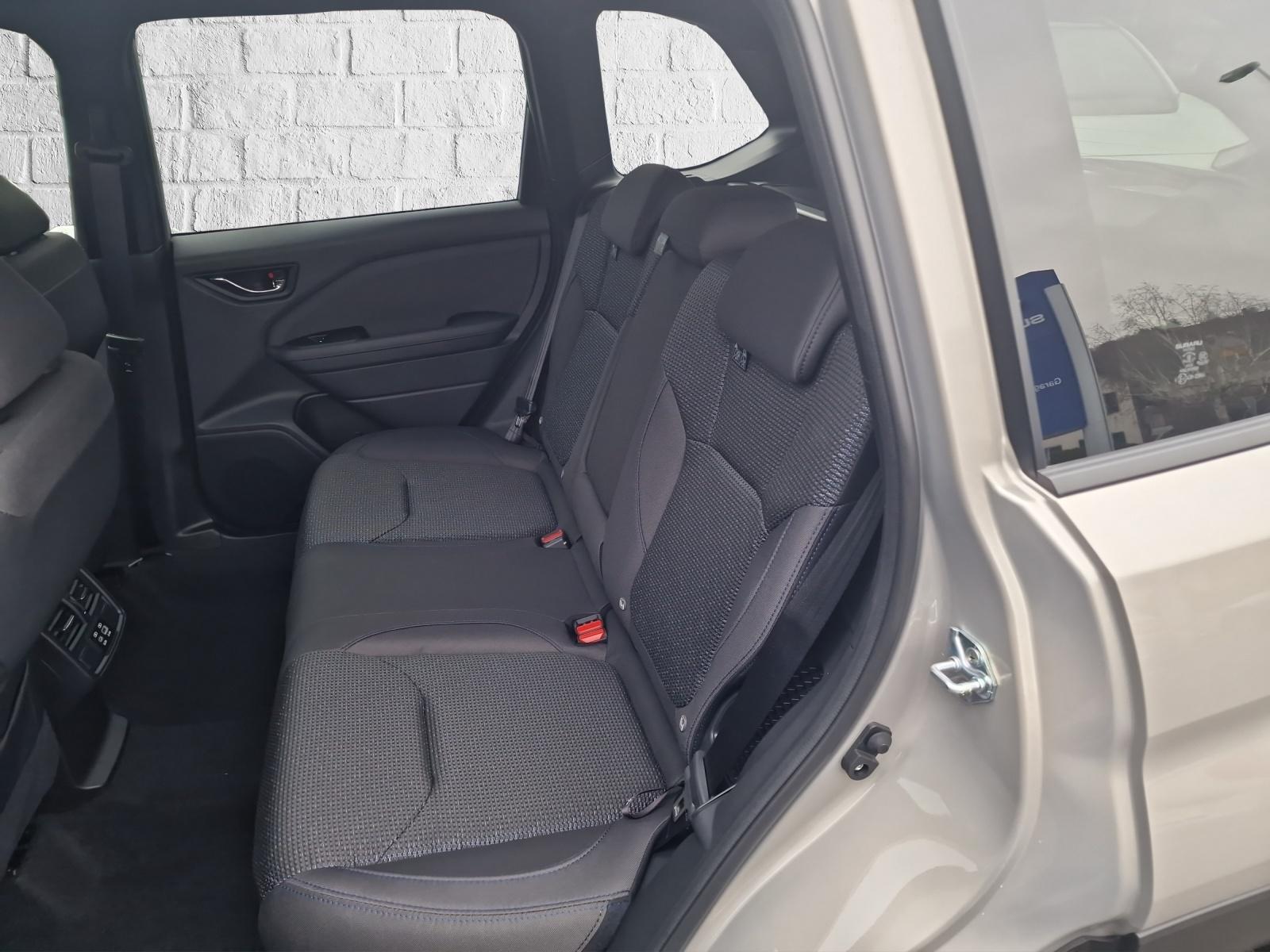 SUBARU Forester Station 2.0i e-Boxer Swiss Plus-image-8