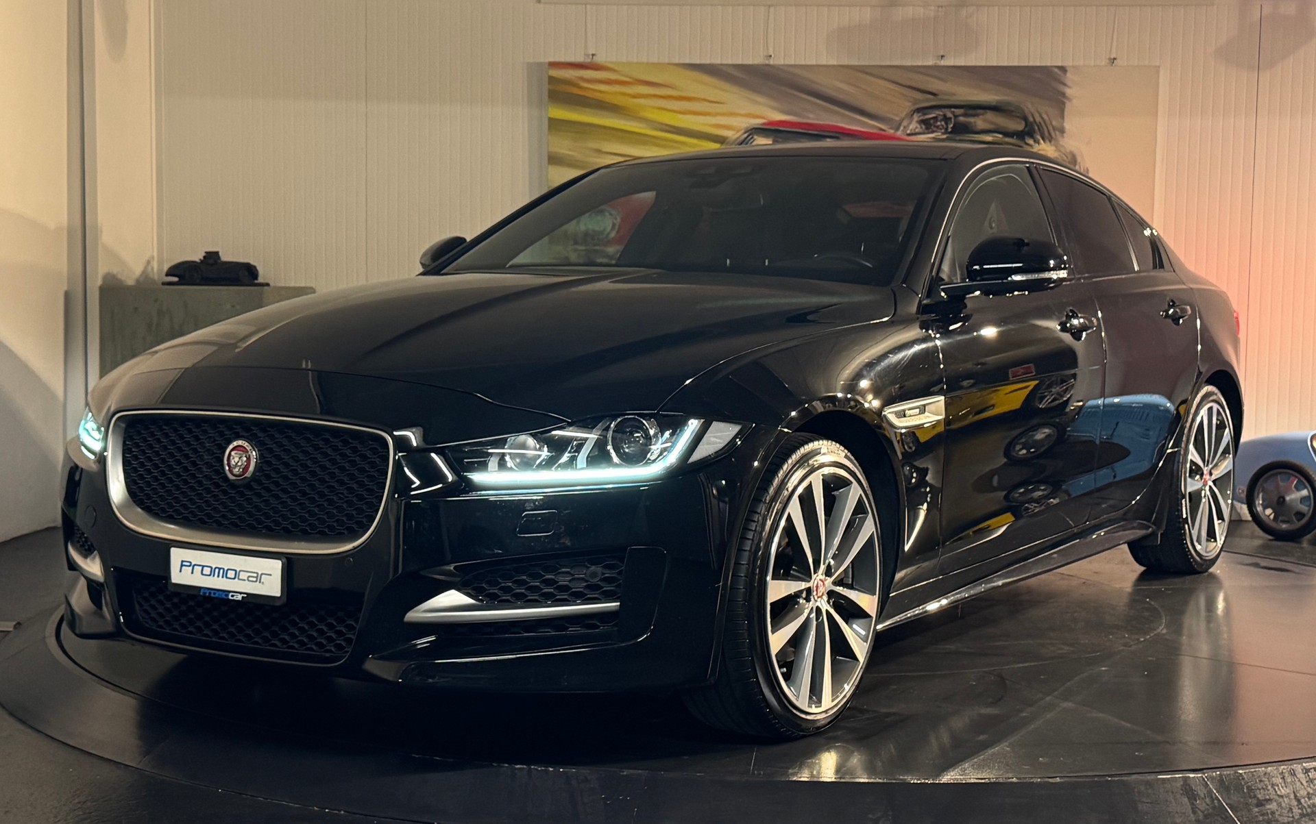 JAGUAR XE 20d AWD R-Sport 90 Years Celebration