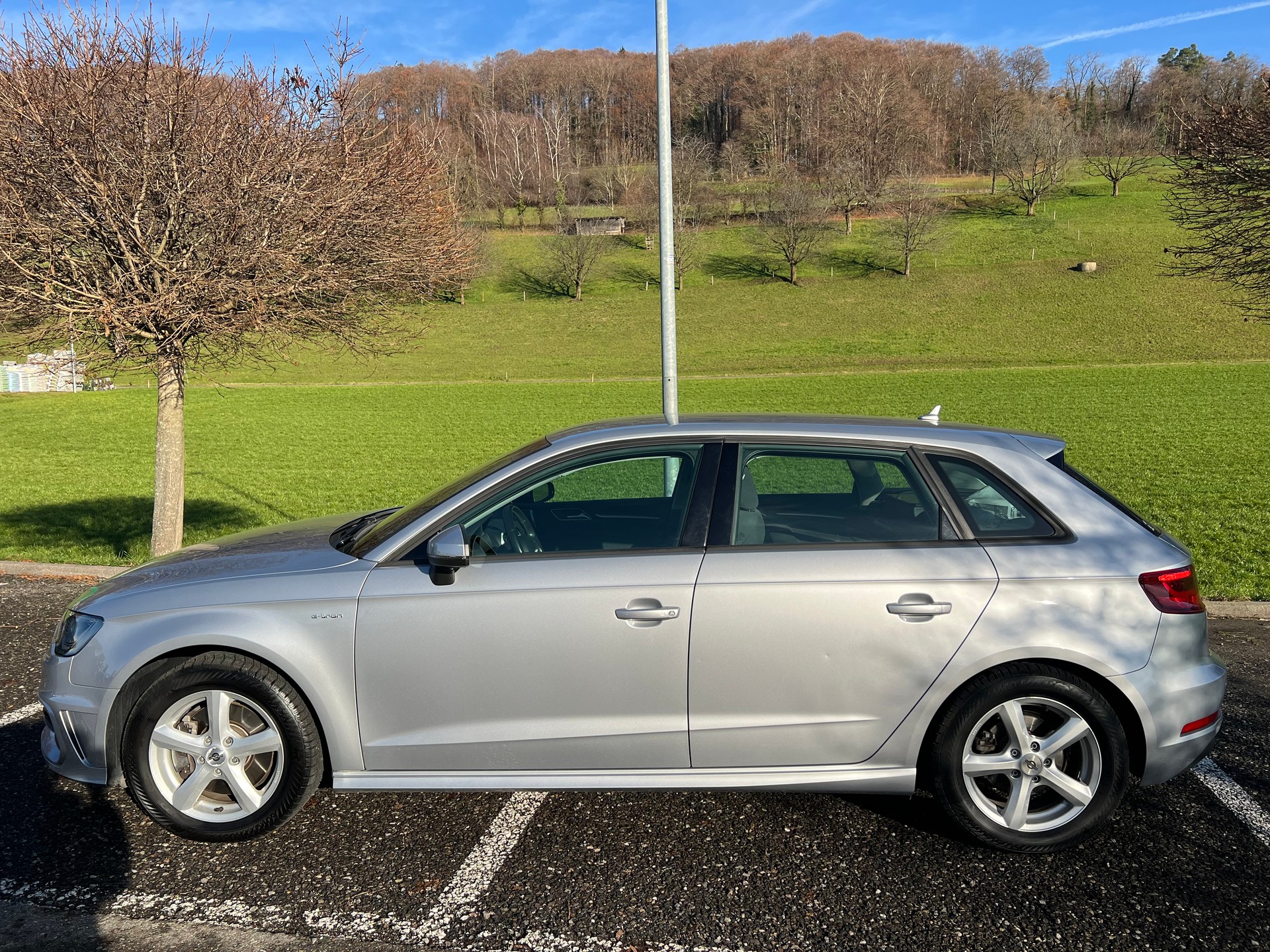 AUDI A3 Sportback 1.4 e-tron Ambition S-tronic-image-3